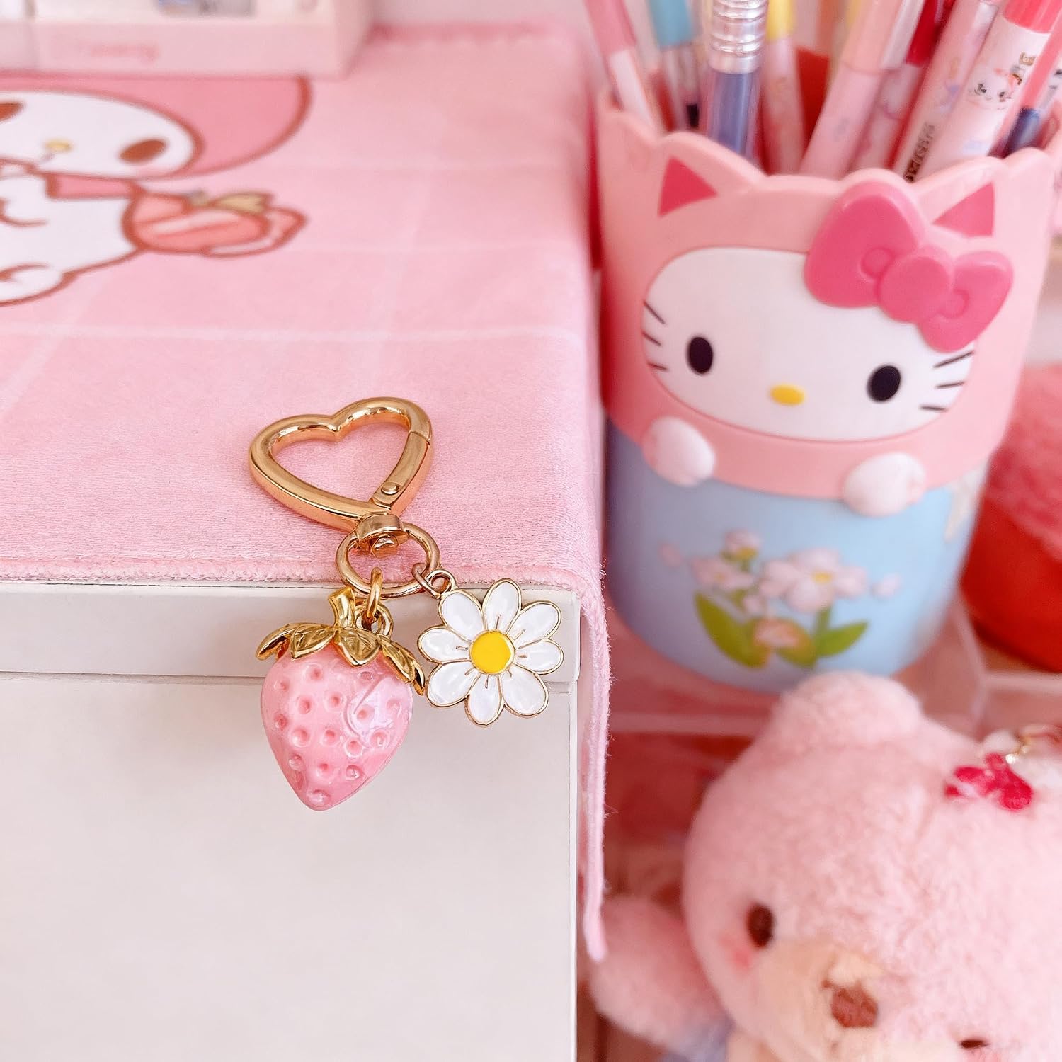 Ladies' Cute Strawberry Pendant Decoration, Love Hook, Mobile,Daisy Pearl Decoration, Female Charm Gift Key Chain image 2