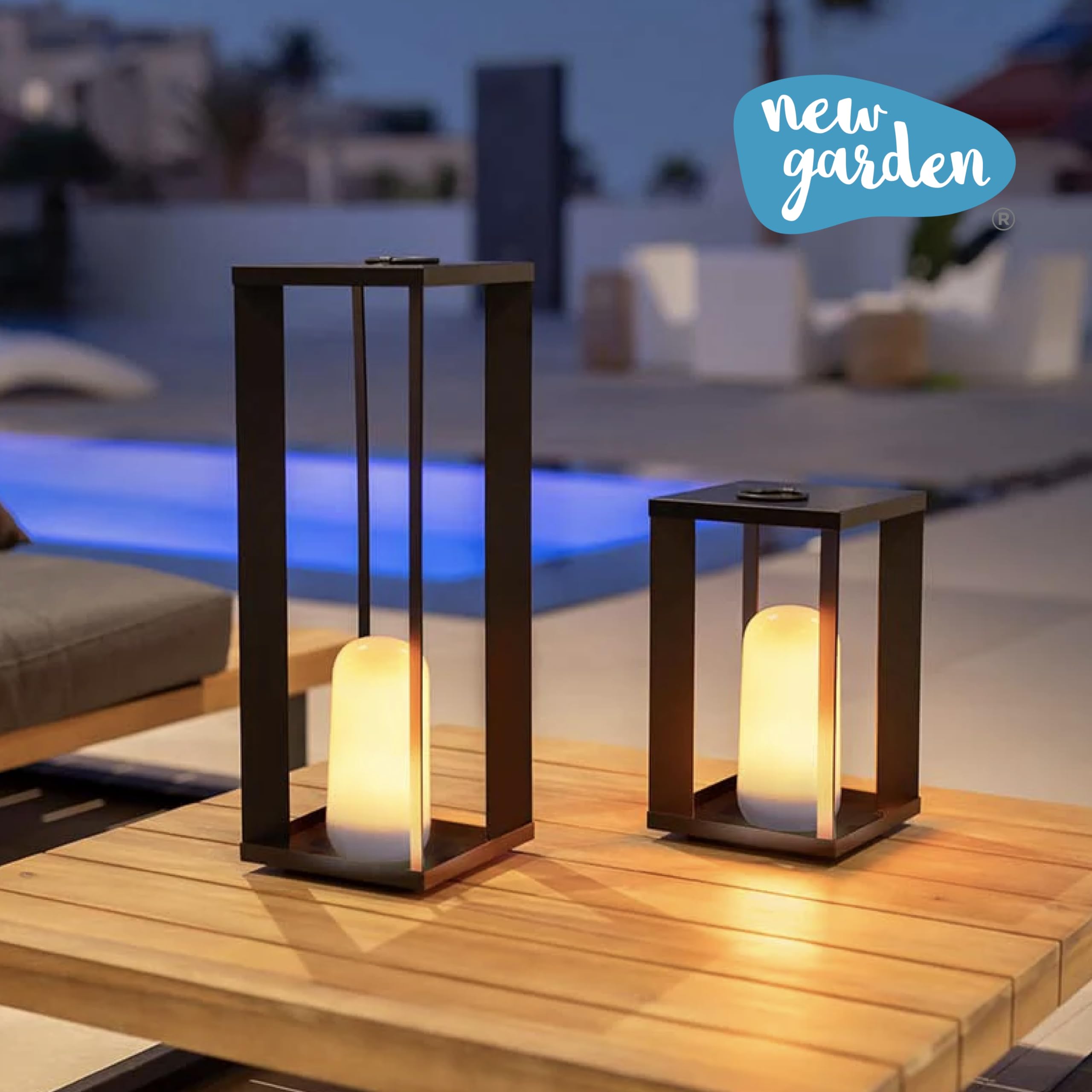 newgarden - Farol de Mesa Portátil y Metálico SIROCO Efecto Llama. Luz LED Cálida 200 Lúmenes Sin Cables IP54. Batería Recargable Hasta 20H de Uso. Incluye Mando a Distancia (Altura 30 cm)