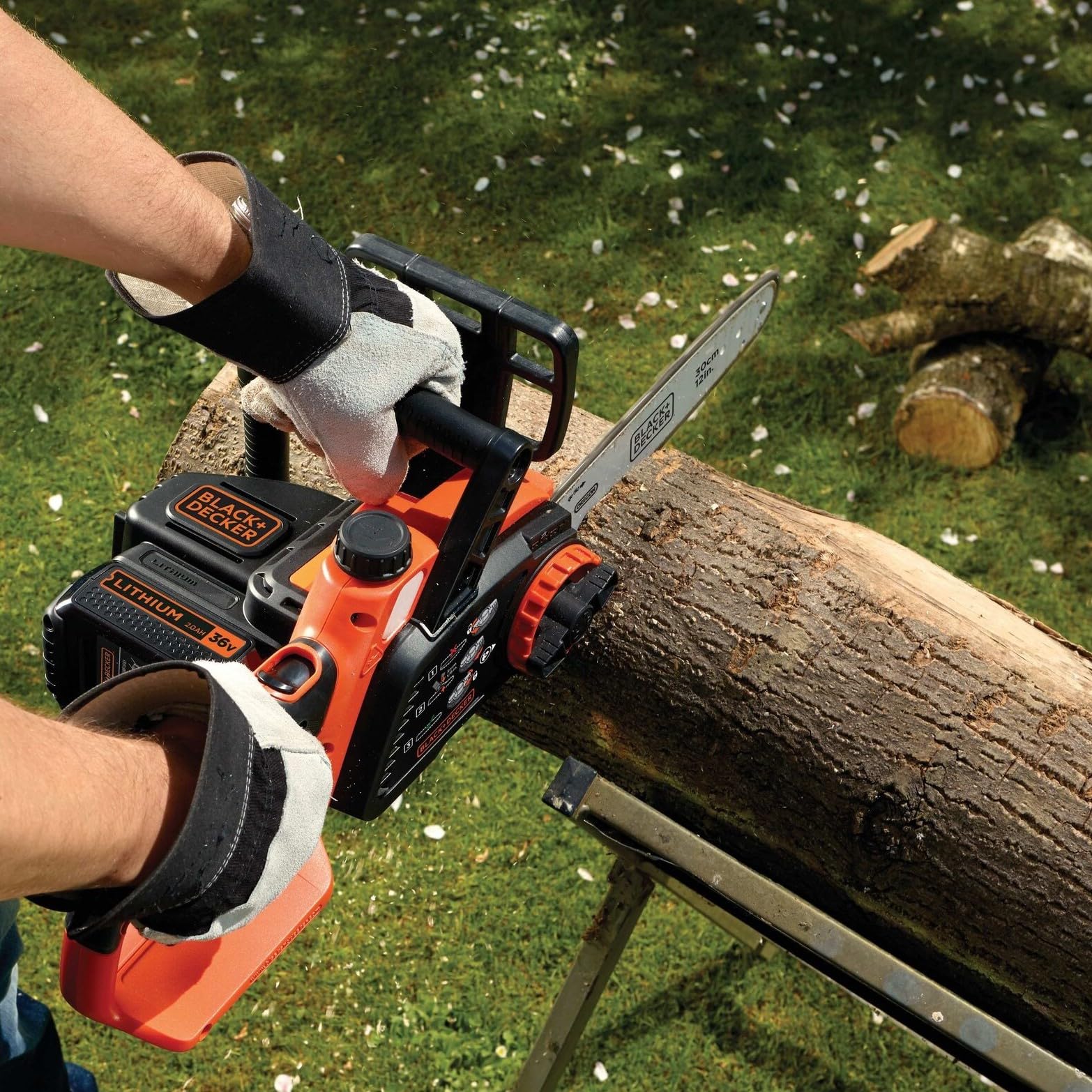 BLACK+DECKER GKC3630L20 Motosierra a batería 36V 2.0Ah Litio longitud de espada de 30 cm