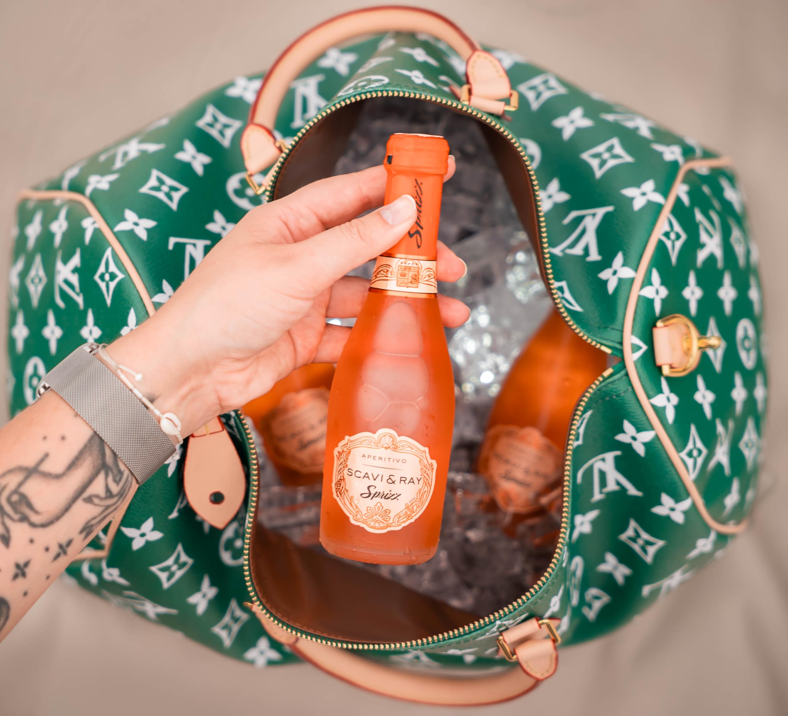SCAVI & RAY Sprizz Aperitivo Piccolo – 24 x 0,2l mediterraner Cocktail mit spritziger Grapefruit & Blutorange, 5,5% Vol. Alkohol – perfekt für unterwegs & kleine Genussmomente