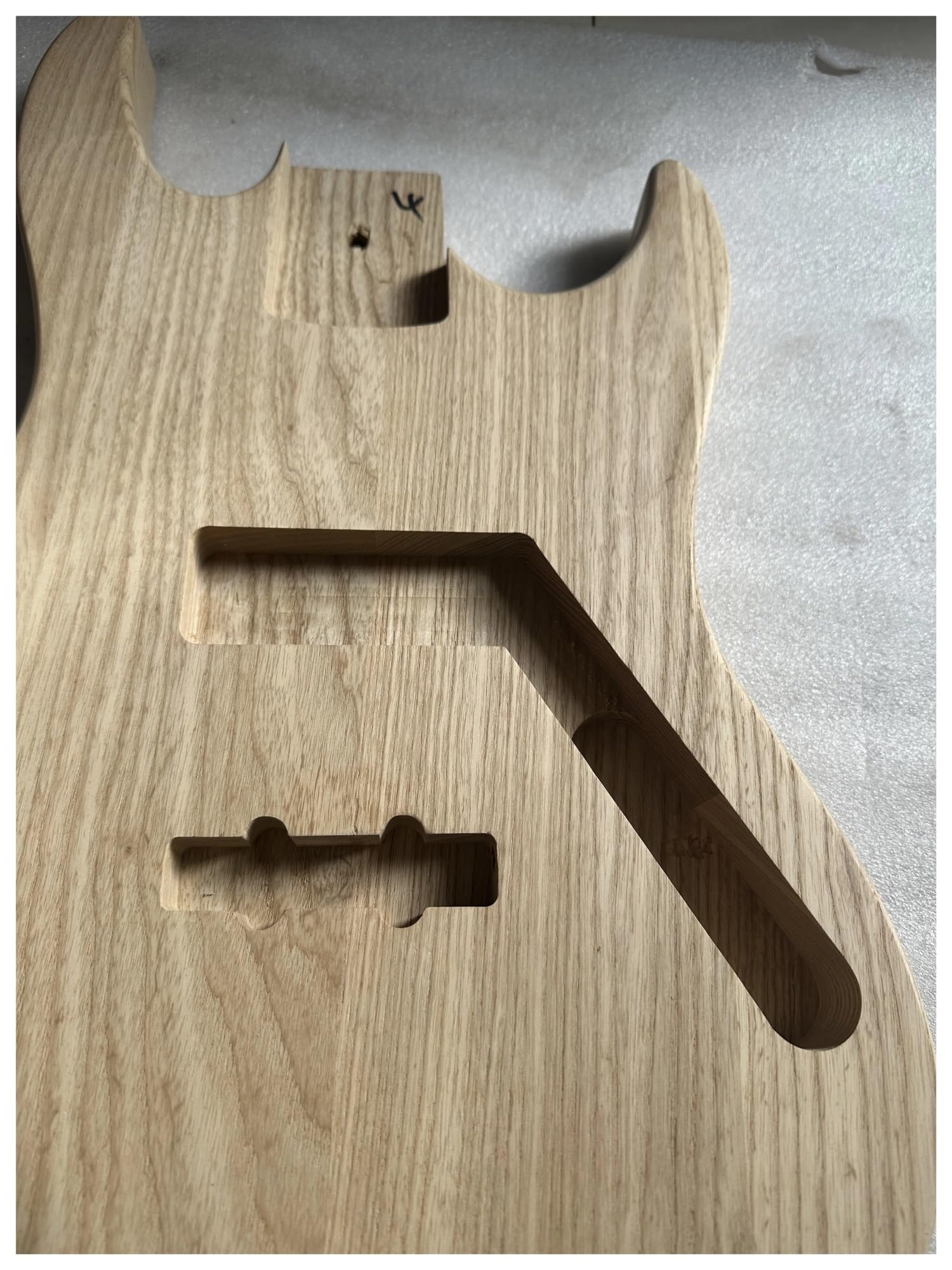 Cuerpo de bajo eléctrico sin terminar, cuerpo de madera de fresno en blanco for JB,