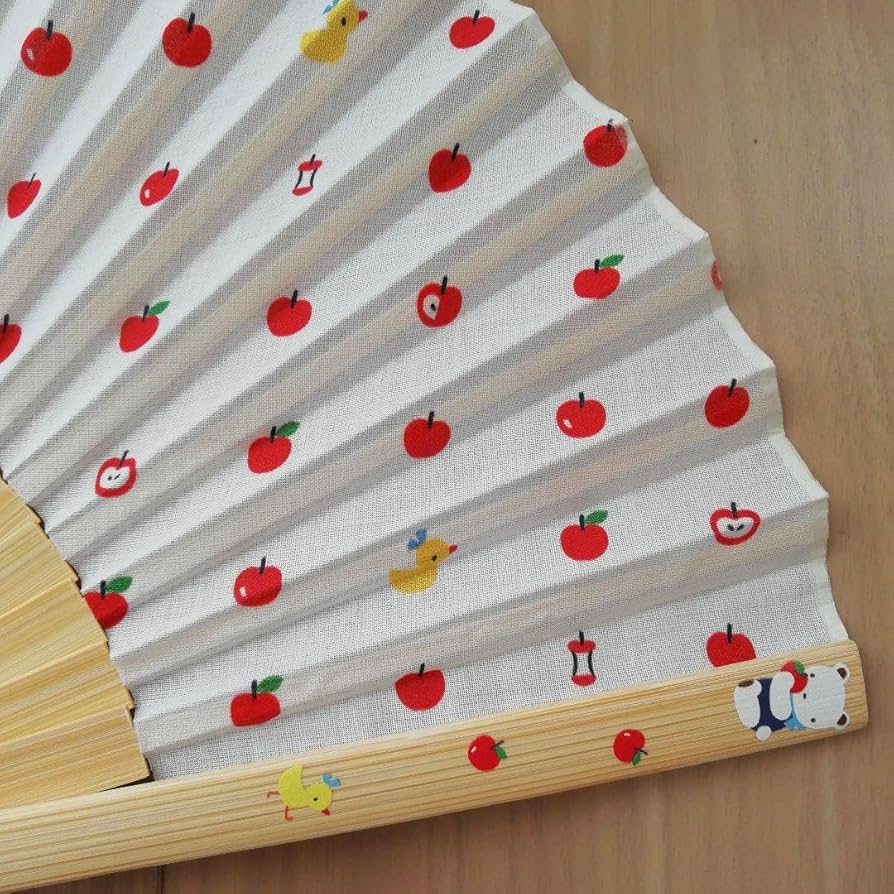 りんご　扇子 Amazon.co.jp: ！ファミリア 扇子 センス リンゴ柄 : ファッション