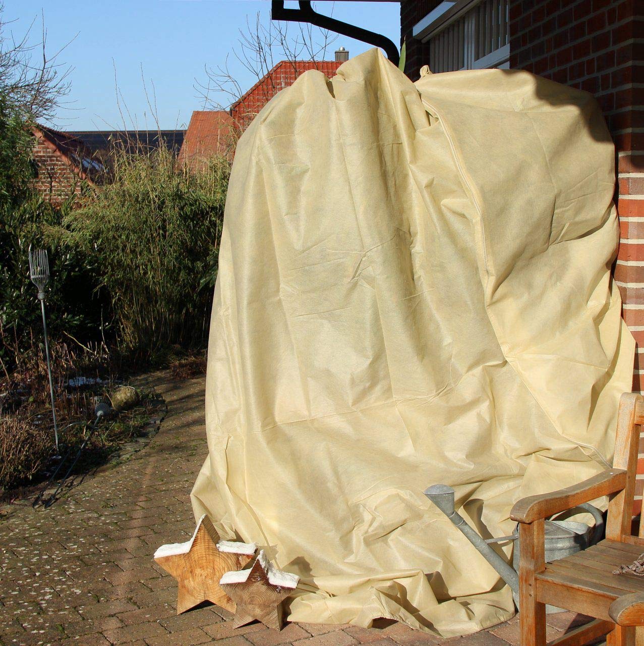 AFP Winterschutz-Vlies Thermomantel XXL, beige, Ø 200 x 300cm, 70g/qm Überwintern von Olivenbaum, Palme/Frostschutz Kübel-Pflanzen/Reißverschluss & Kordel / 2 Jutesäckchen gratis