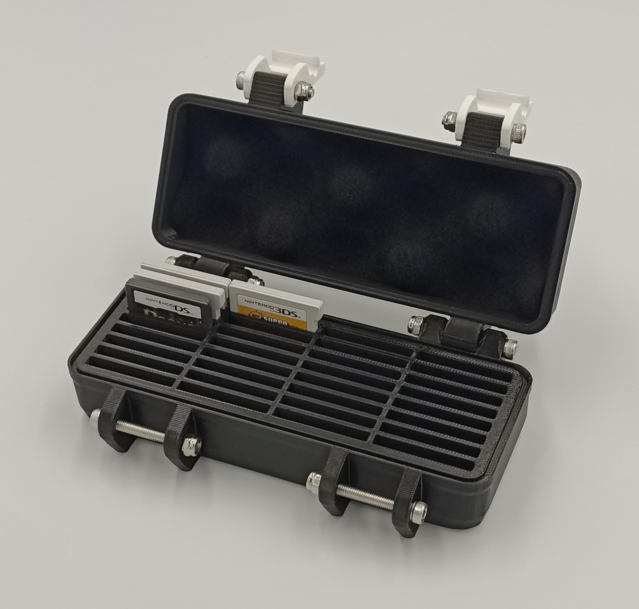 DS & 3DS Rugged Protective Carrying Case - Holds 32 Games