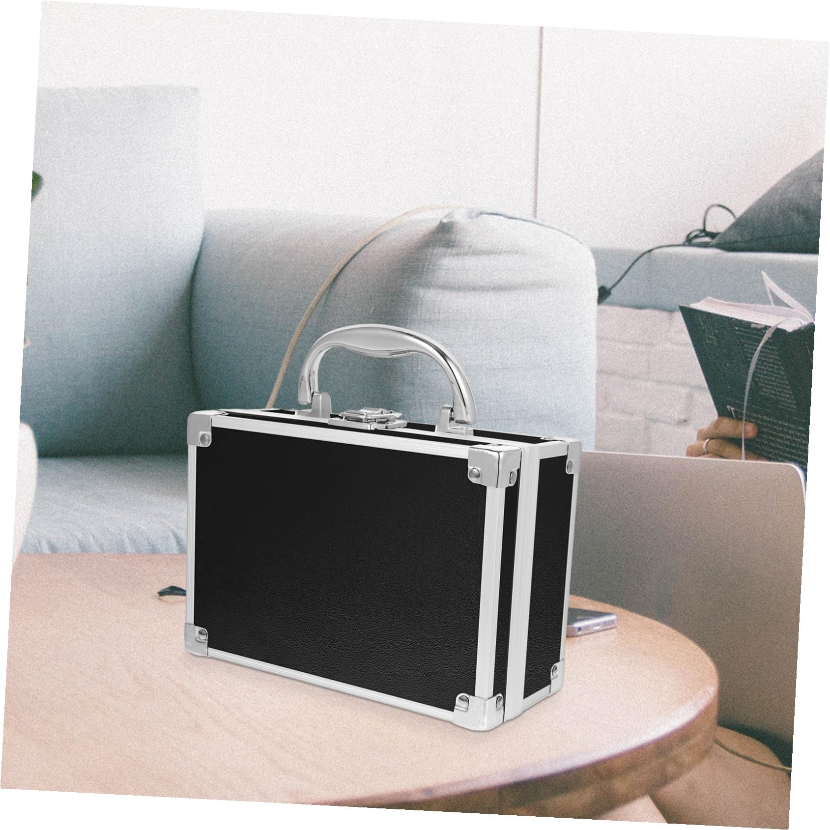 Valigetta Cosmetici Portatile in Lega di Alluminio Nera Organizer Compatto per Trucco e Accessori Custodia da Viaggio Elegante e Versatile per Professionisti e Uso Quotidiano