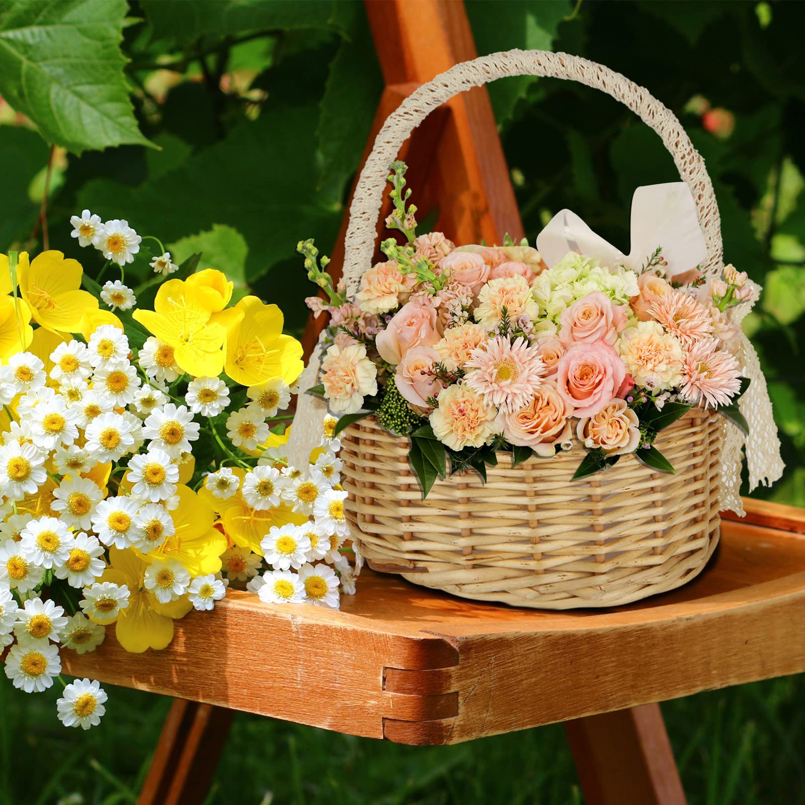 2 STKS Rieten Rotan Bloemenmeisje Mand Bruiloft Bloemenmeisje Mand met Parel Handvat en Strik Fairy Bloemenmand Handgeweven Pasen Mand Rieten Mand voor Bruiloft Bloemenmeisje(Bruin