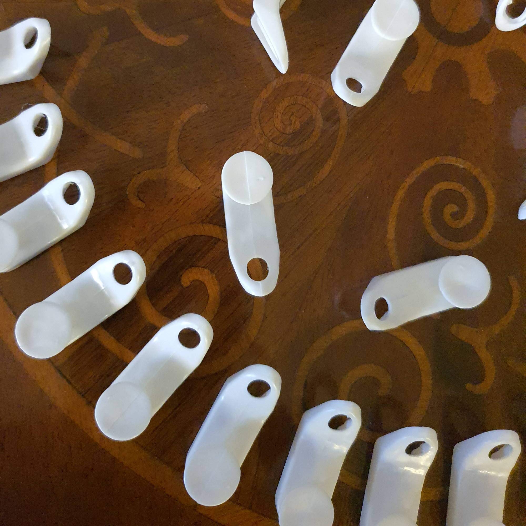 UNIVERSALI BricoShopping® Ganci Scorrevoli Rinforzati per Tende Binario estensibile a Ricambio in plastica Bianchi 50 Pezzi