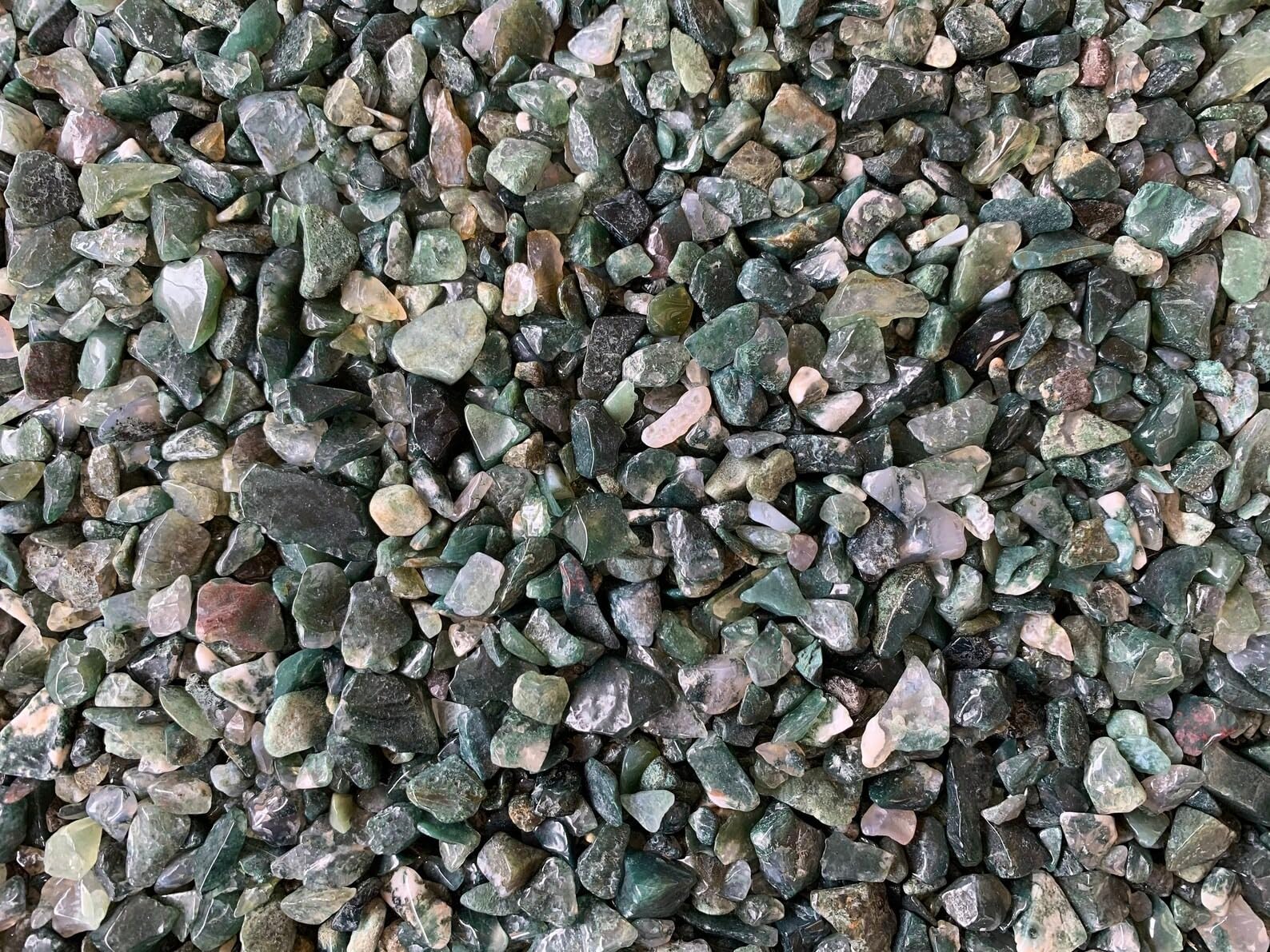 GAF TREASURES 2 oz Lot Natural Semi Tumbled Gemstone Chips, Crushed Mini Crystals, Undrilled Crystal Chips (Moss Agate)