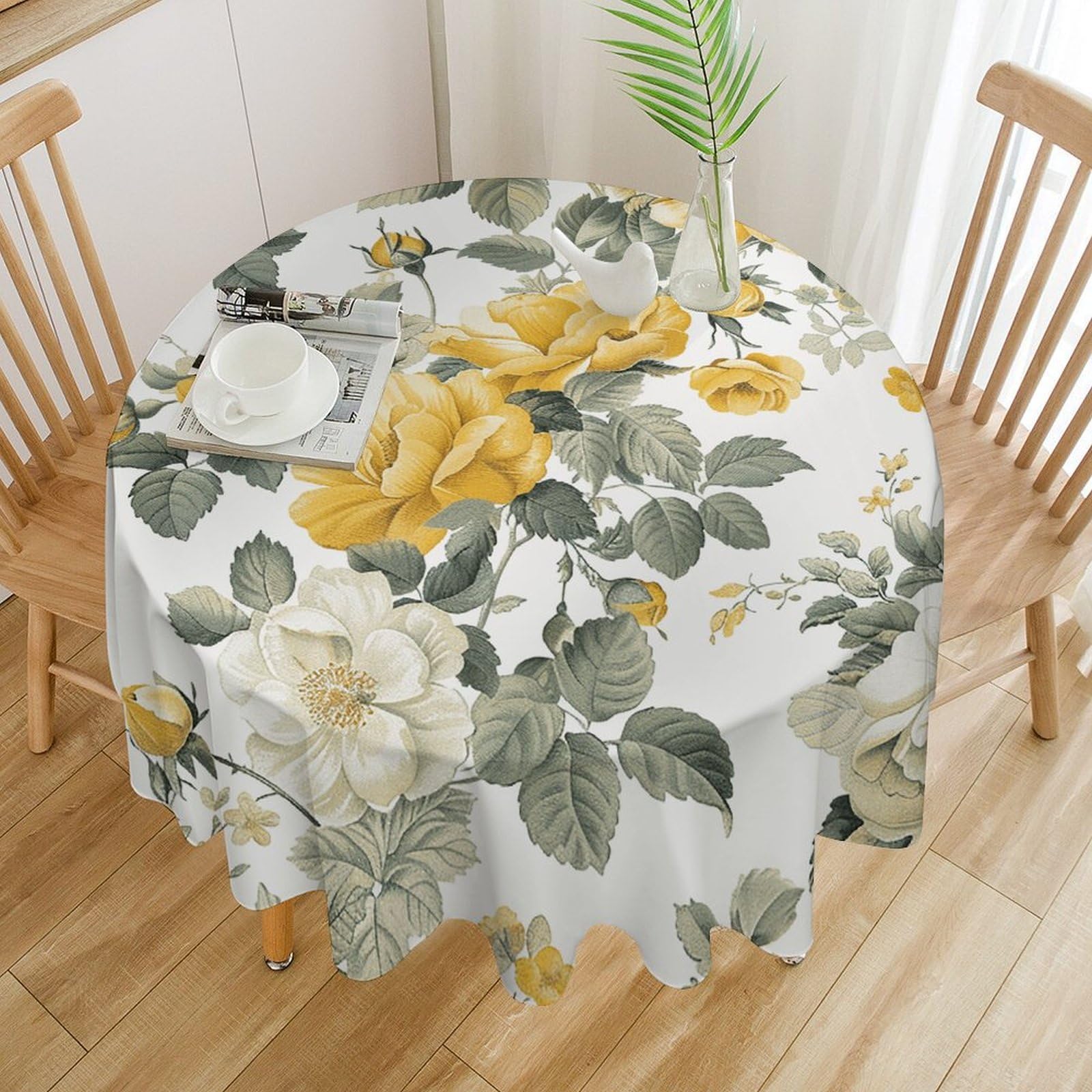 Nappe ronde imperméable fleurie pour embellir vos repas de fête sur la terrasse ou au salon