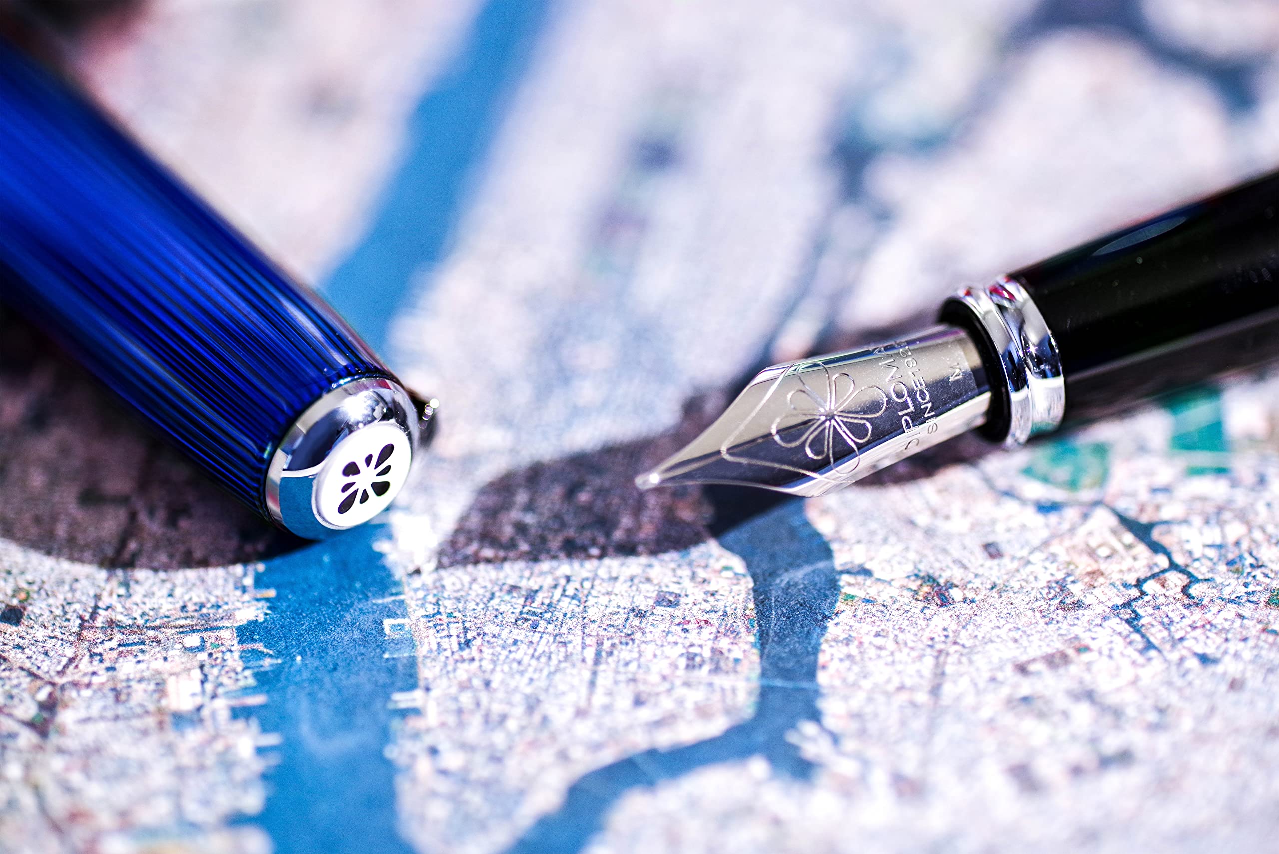 DIPLOMAT - Geschenkset Füllfederhalter Excellence A² Skyline - Blau - 1 Füllhalter + 1 Tintenfass + 1 Lederetui - 5 Jahre Garantie