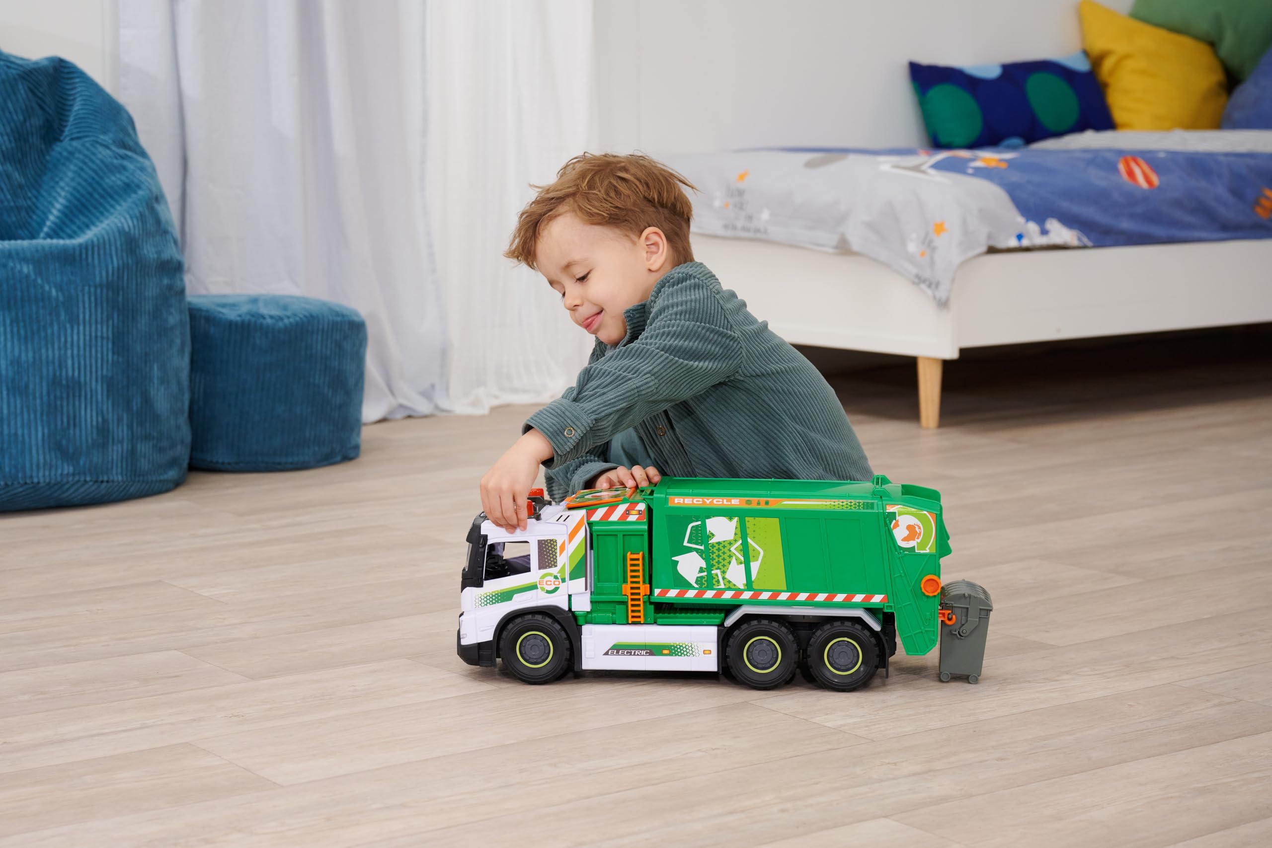 Dickie Riesenrecycling-LKW Volvo FMX 55 cm, Müllsammelwagen mit Licht und Sound, manuelle Kippfunktion, bewegliche Teile, Frontfach und Mülleimer, ab 3 Jahren (203749040)