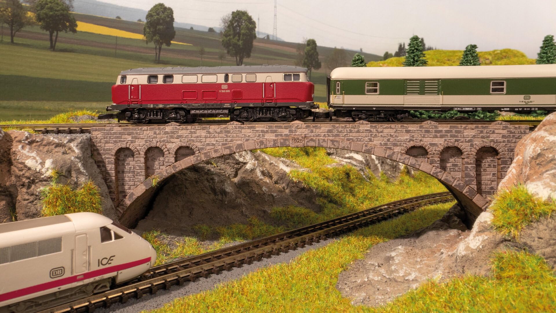 NOCH® Steinbogenbrücke, Laser-Cut Modellbau Brücken-Bausatz, 18,5 x 4 cm für die Spurweite N perfekt für Landschaftsbau und Dioramen