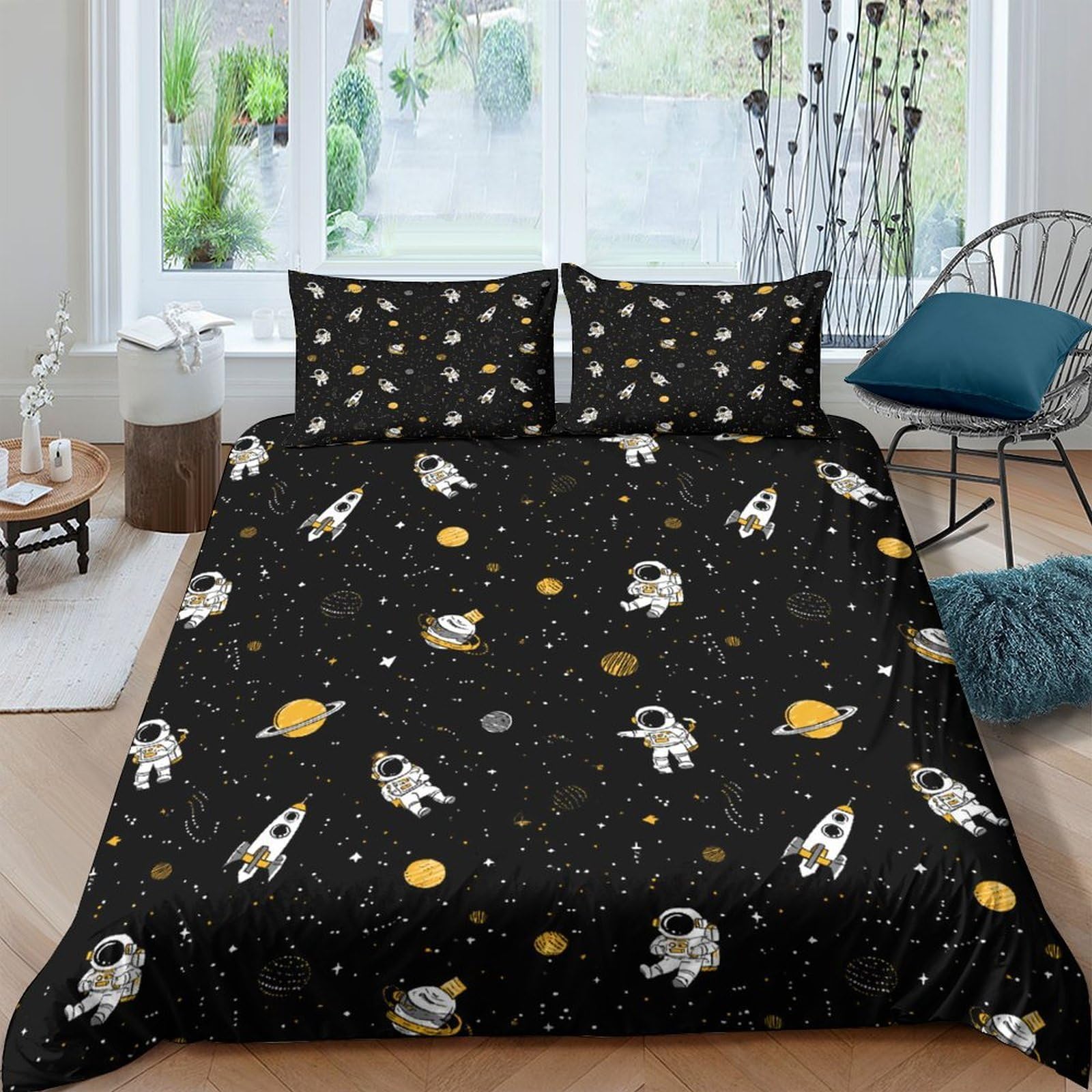 GPLZQXKJNH 3D Printed Astronaut Space Duvet Cover Set Microfiber Black Bedding with Planets, 2 Pillowcases, for Bedroom Home Single（135x200cm）