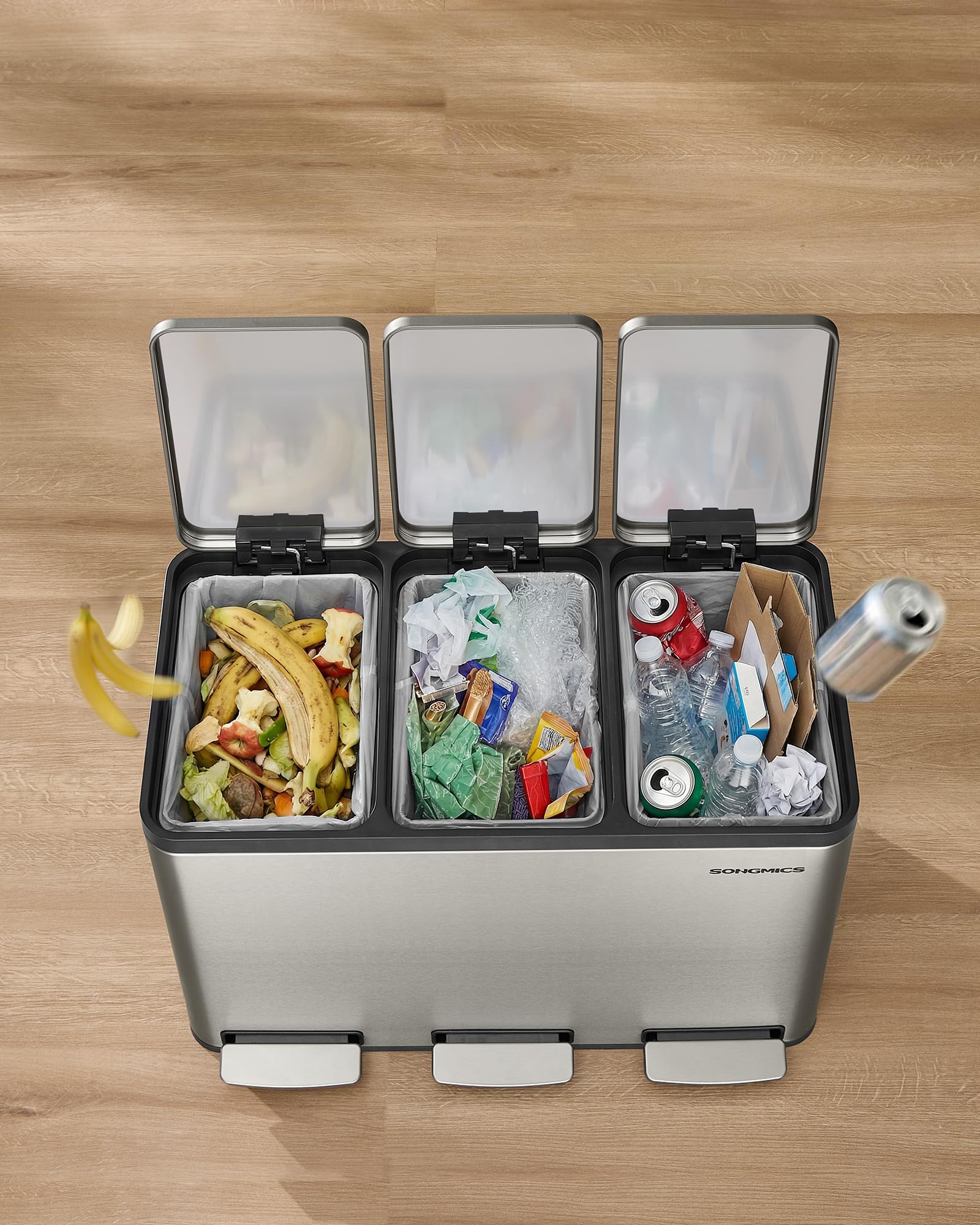 SONGMICS Kosz kuchenny, 3 x 15 l, 3-komorowy system segregacji odpadów, kosz z 15 workami na śmieci, kosz z pedałem, wyjmowane wewnętrzne wiadro, pokrywa z cichym zamykaniem, srebrny LTB145EZ01