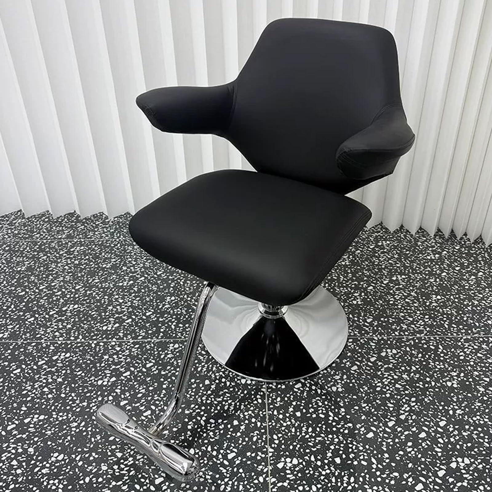 Poltrona Barbiere Uomo Schienale Largo Sollevatore Idraulico Rotante a 360° Poltrona da Salone In Similpelle con Telaio e Pedali Argentati per Parrucchiere Salone di Bellezza(Black)