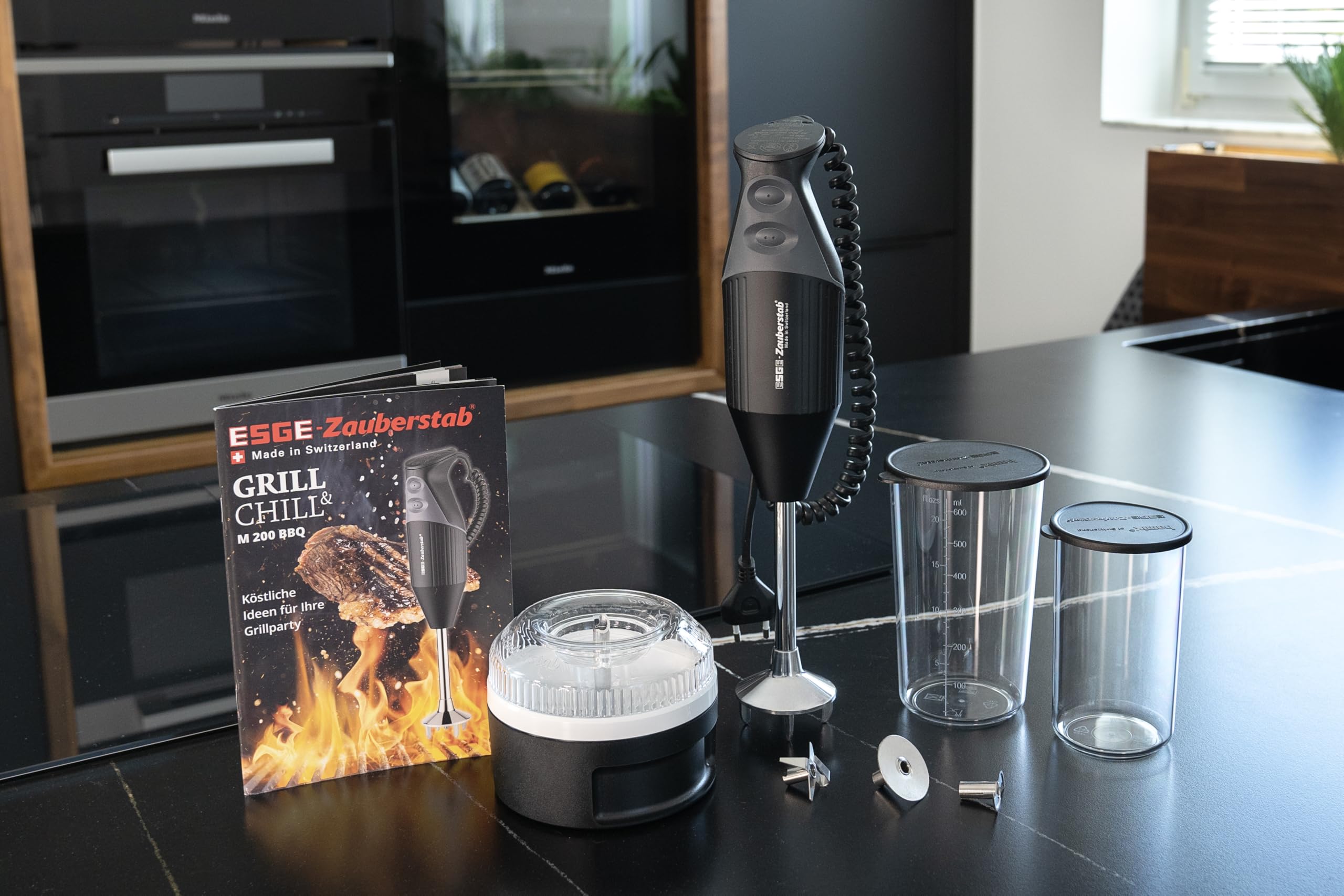 ESGE Zauberstab 98215 M 200 BBQ schwarz, Stabmixer, Pürierstab, 2 Stufen bis 17.000 U/Min, ergonomischer Griff, langlebiger, robuster Motor, inkl. Zubehör, 200W, Made in Switzerland
