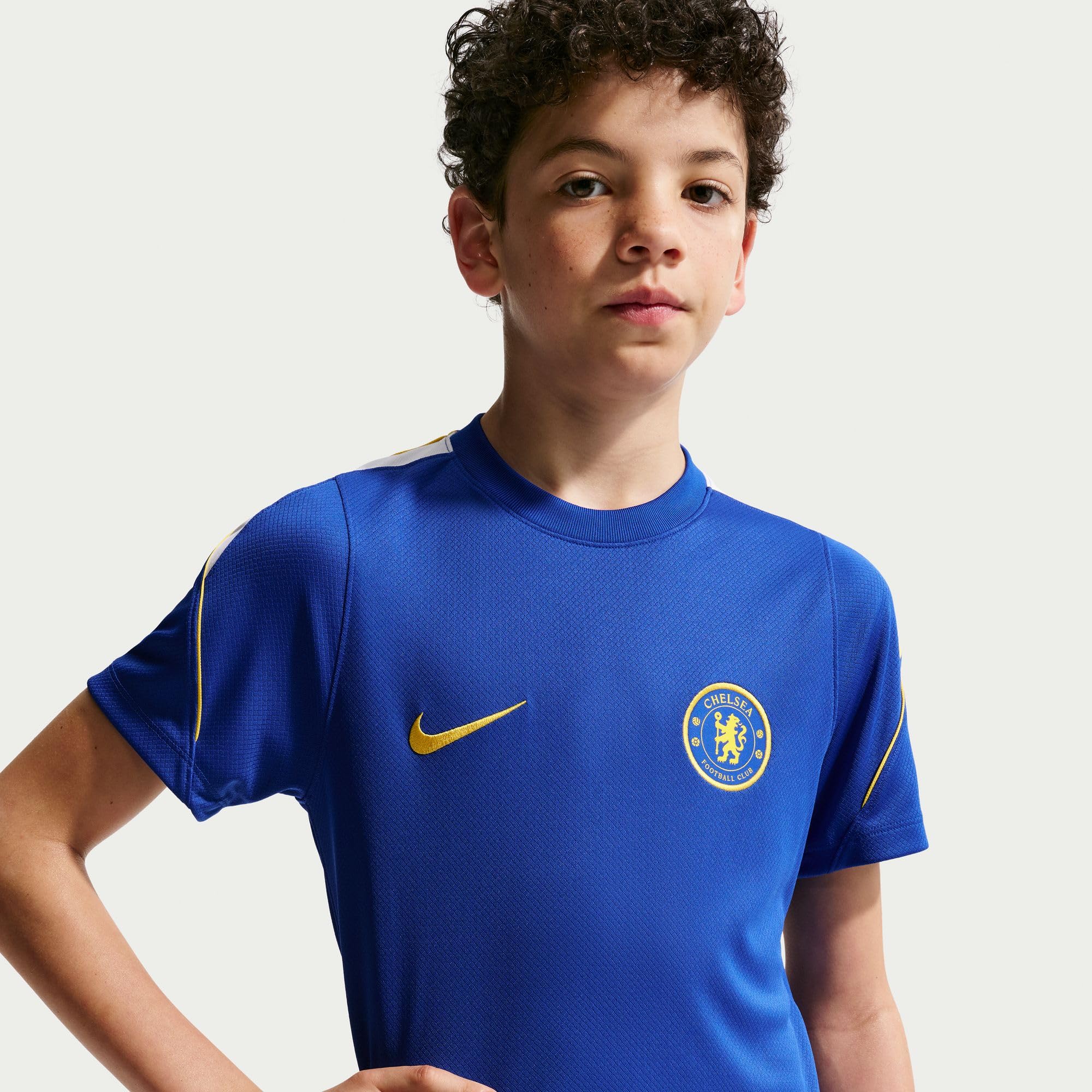 Nike FC Chelsea Strike Nike Football Dri-Fit Kurzarmshirt für Ältere Kinder Maglietta da Calcio Unisex - Bambini e Ragazzi