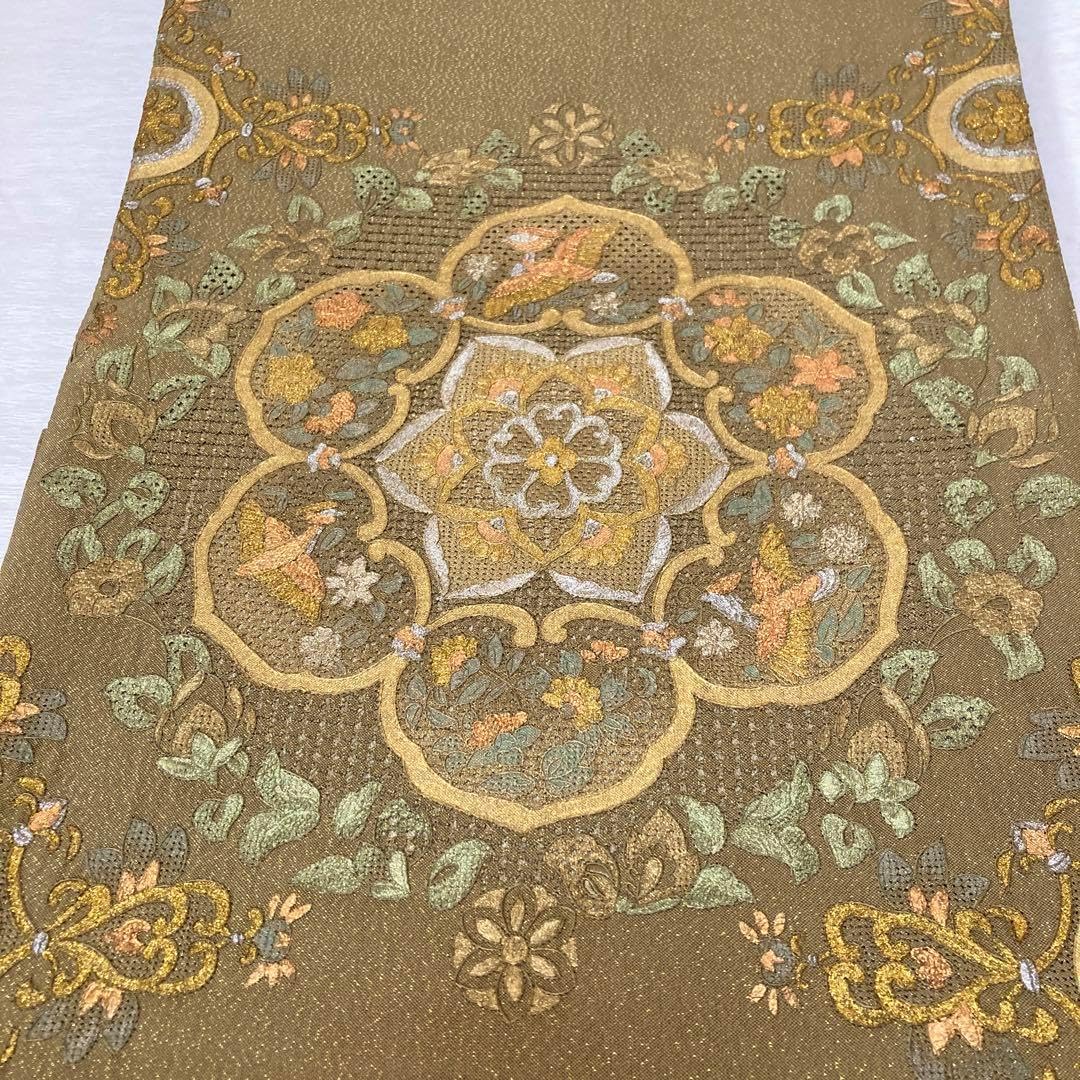 オリーブグリーン 汕頭織袋帯 花と鳥の模様 オリーブグリーン 汕頭織袋帯 花と鳥の模様 帯 祝い