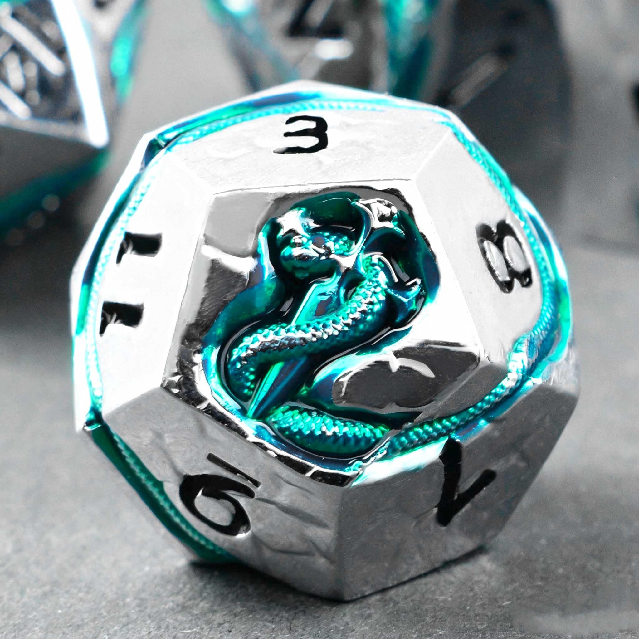 DND-Würfel-Set aus Metall für Dungeons and Dragons, Schlangen-Gravur, polyedrische RPG-Würfel, schwere D&D-Würfel mit Geschenketui für Pathfinder, MTG-Rollenspiele