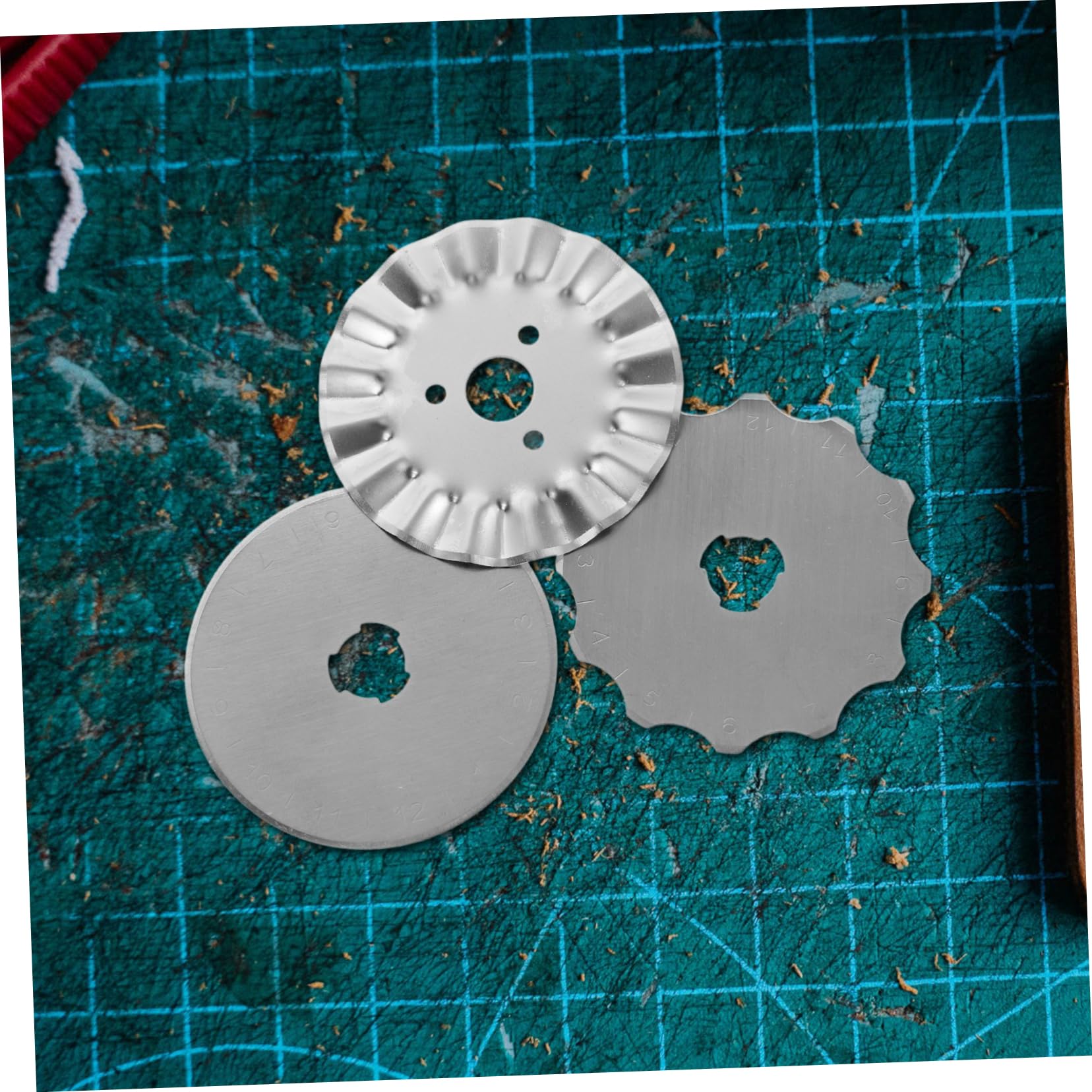 NUOBESTY 30stücke Teiliges Rotary Cutter Ersatzklingen Für Stoffschneiden Für Quilting Basteln Und Scrapbooking Langlebige Und Sichere Für Präzise Ergebnisse