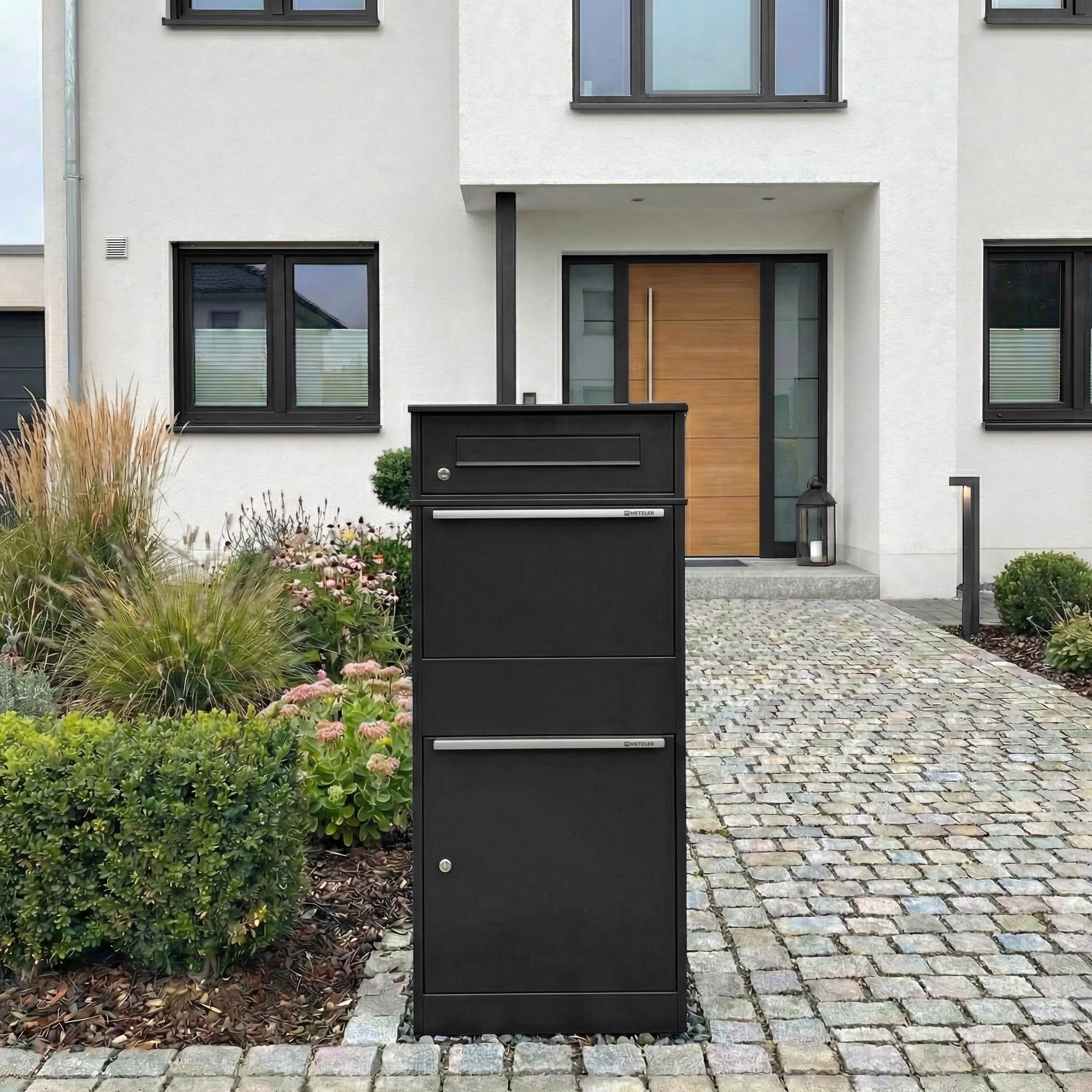 Metzler Paketbox mit 1 Briefkasten – XXL Einzel-Briefkasten mit Paketfach, rostfrei und wetterfest – großer Outdoor Paketbriefkasten für Pakete bis Größe M – Schwarz – Modell Bispo