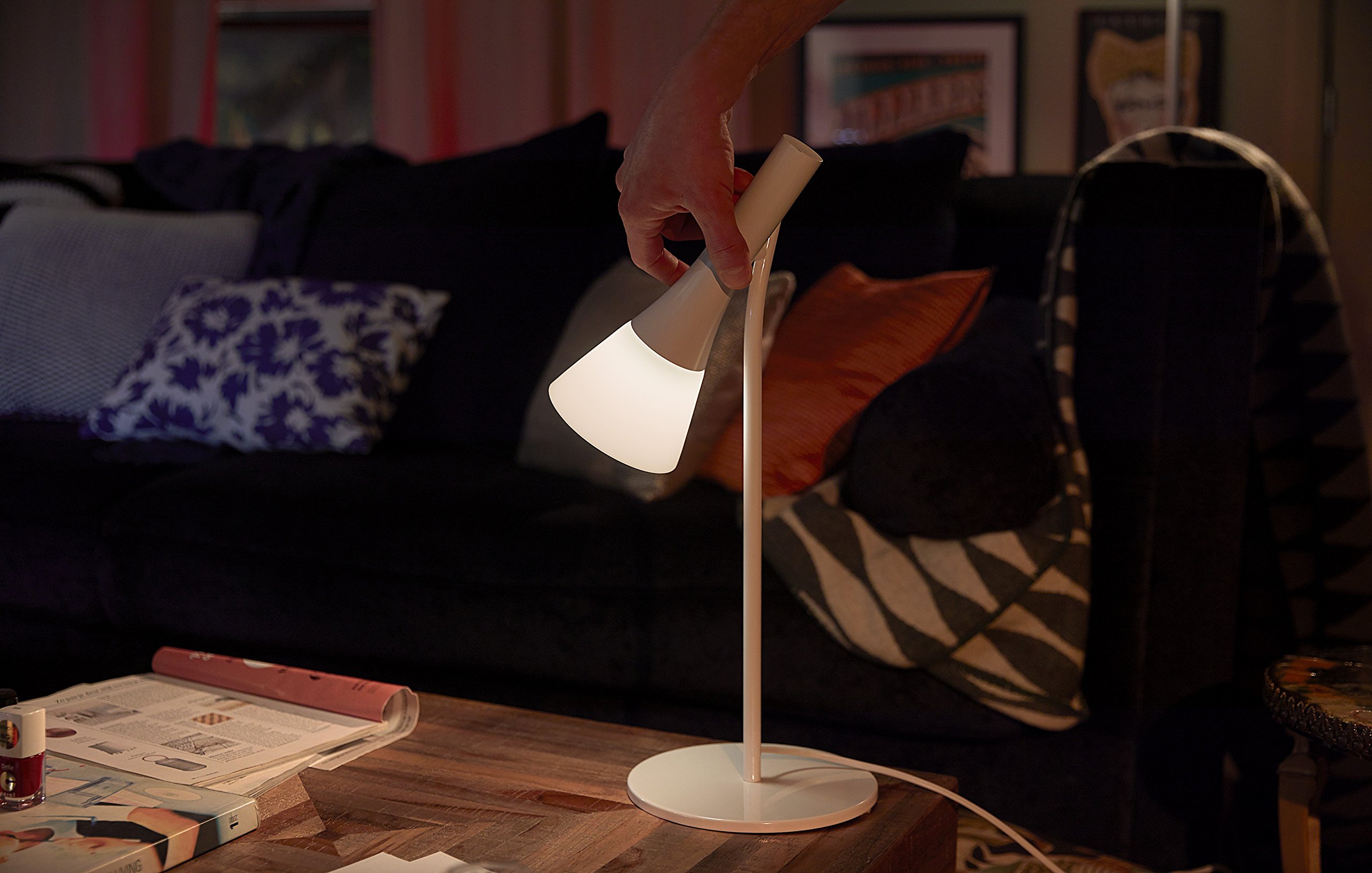 Philips Hue Explore - Lámpara de mesa blanca con mando, luz regulable de blanca cálida a blanca fría, Iluminación inteligente, compatible con Amazon Alexa, Apple HomeKit y Google Assistant