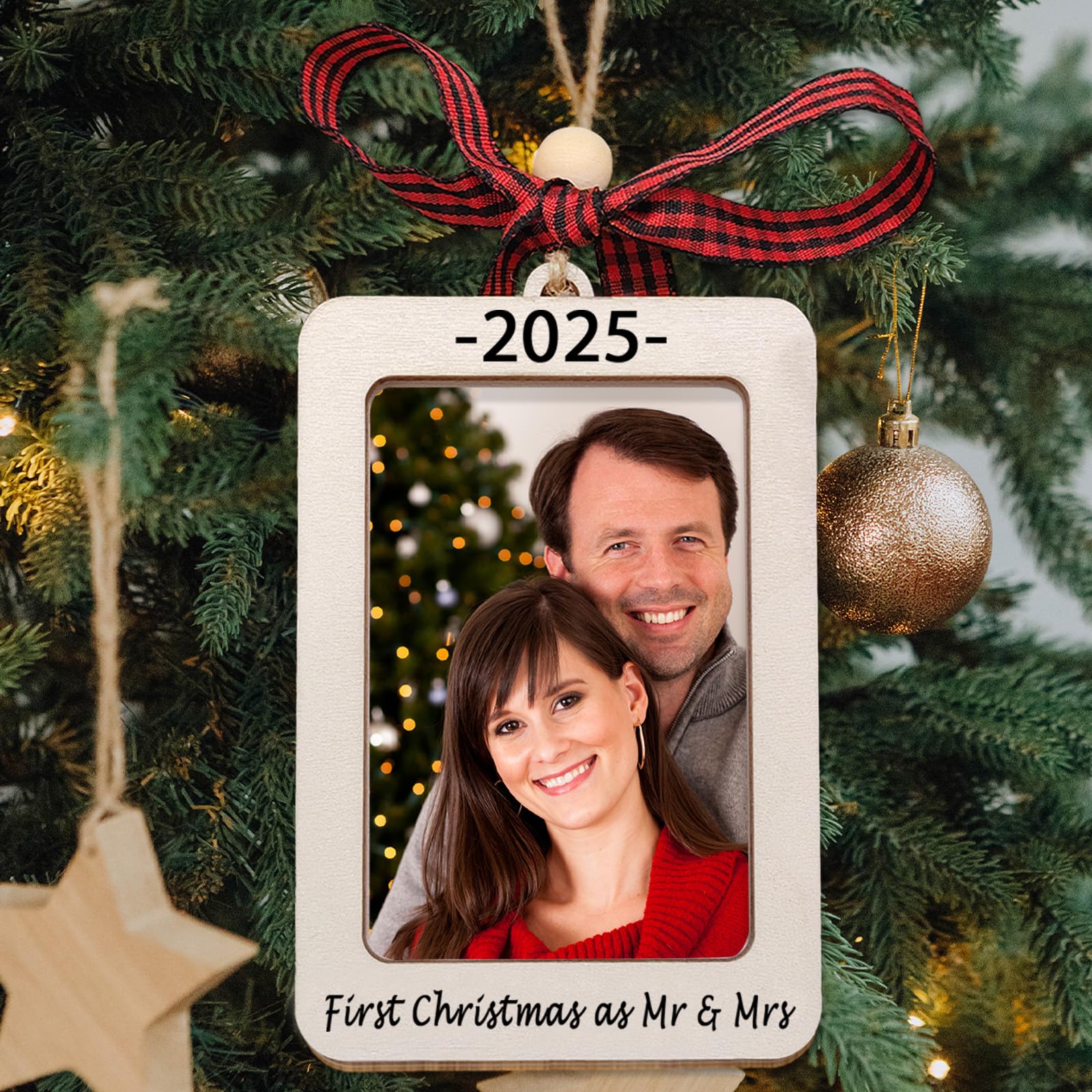 Qylazune Men's Mr Ms. Christmas Decorations Mr And Mrs First Christmas Wooden Picture Frame Ornat Bauble Xmas Gifts For Married Engaged New Couple Wife First Christma Personalised Wooden Picture Remembrance Gifts