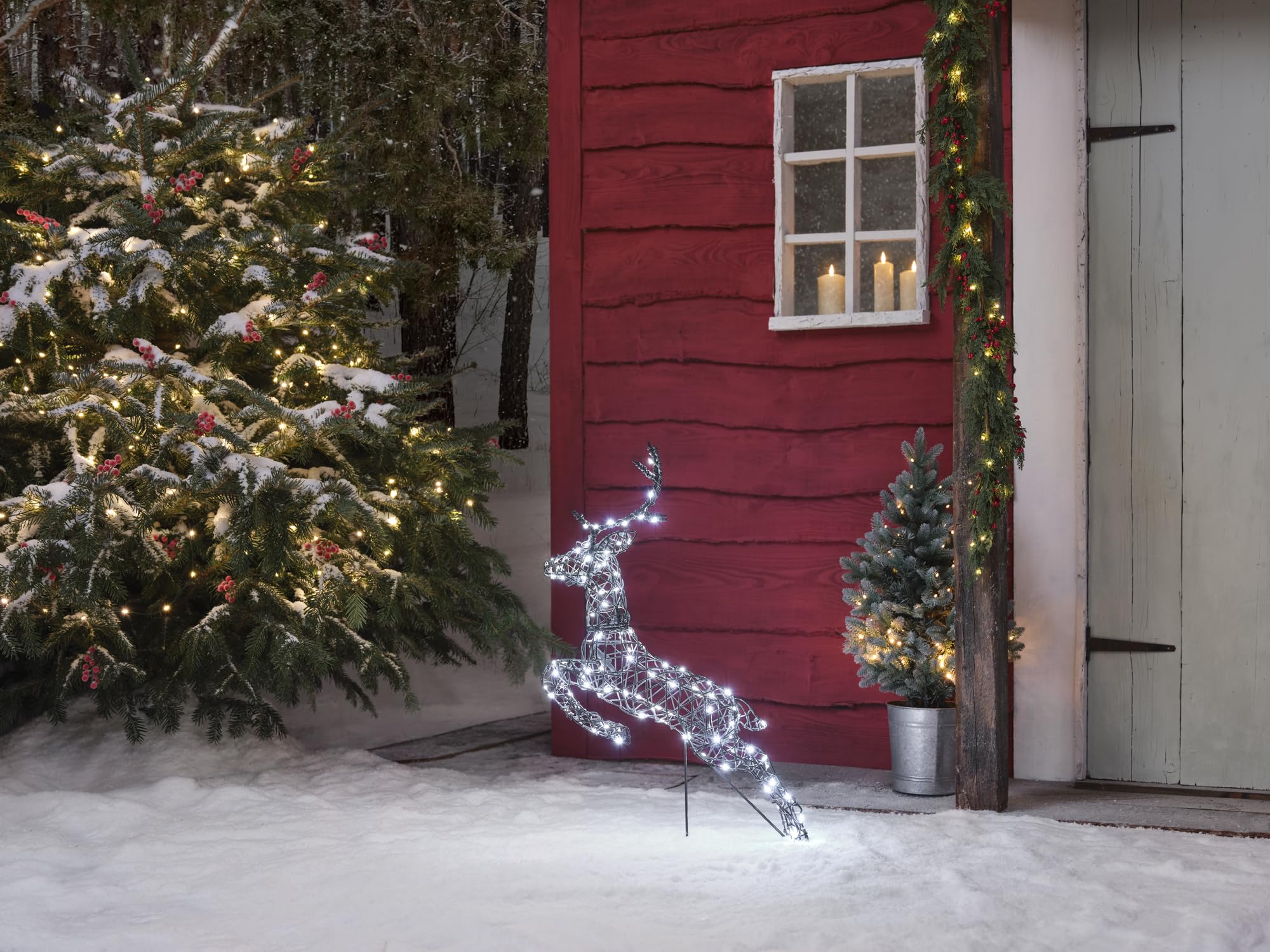 Light4fun Kleiner Hirsch mit springendem Harlow | strombetrieben | mit 120 LEDs, Timer & 3 Beleuchtungsmodi Weihnachten Weihnachtsdeko | wetterfest für Garten außen | Höhe 80 cm
