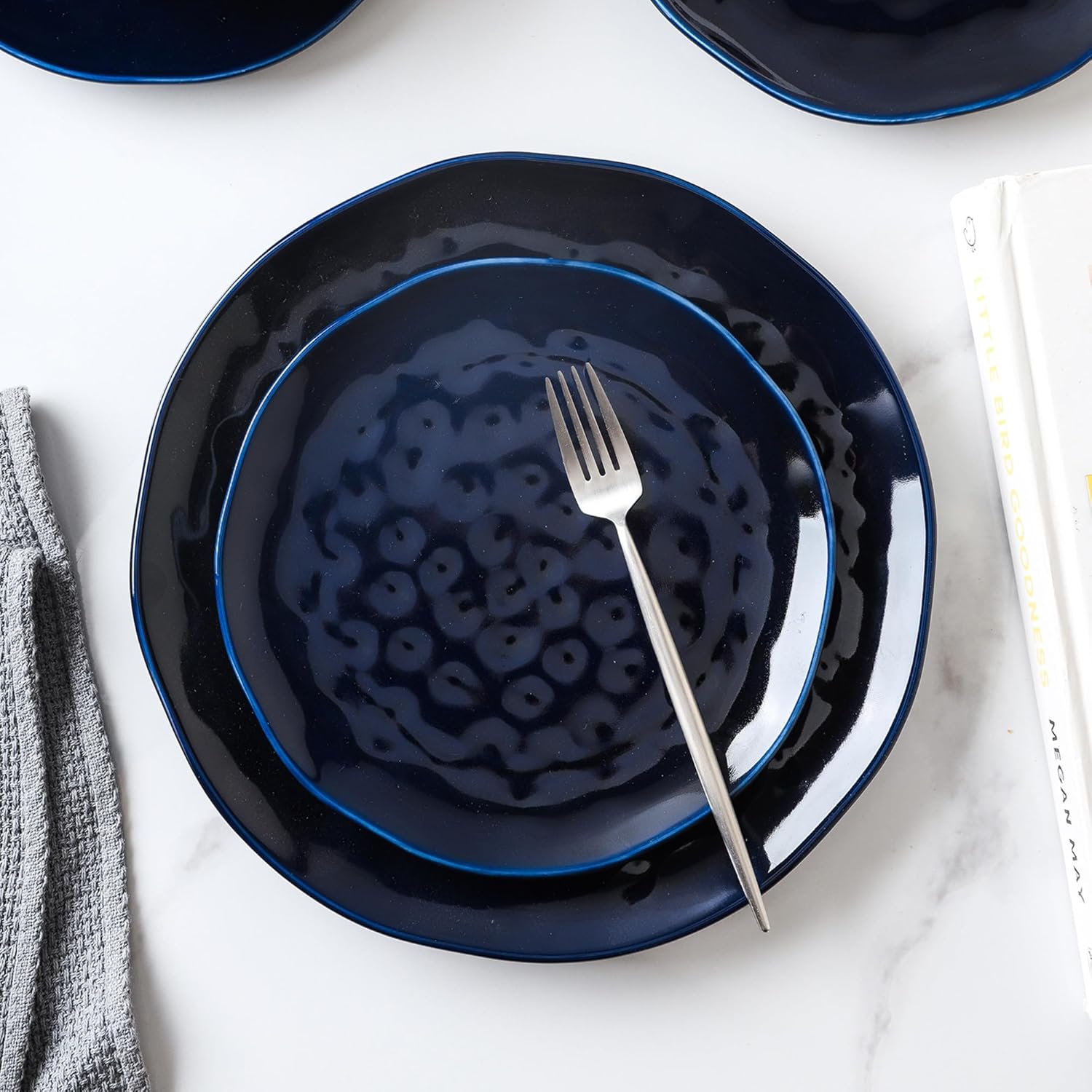 Navy Blue Porcelain 24-Piece Dinnerware Set with Textured Accent