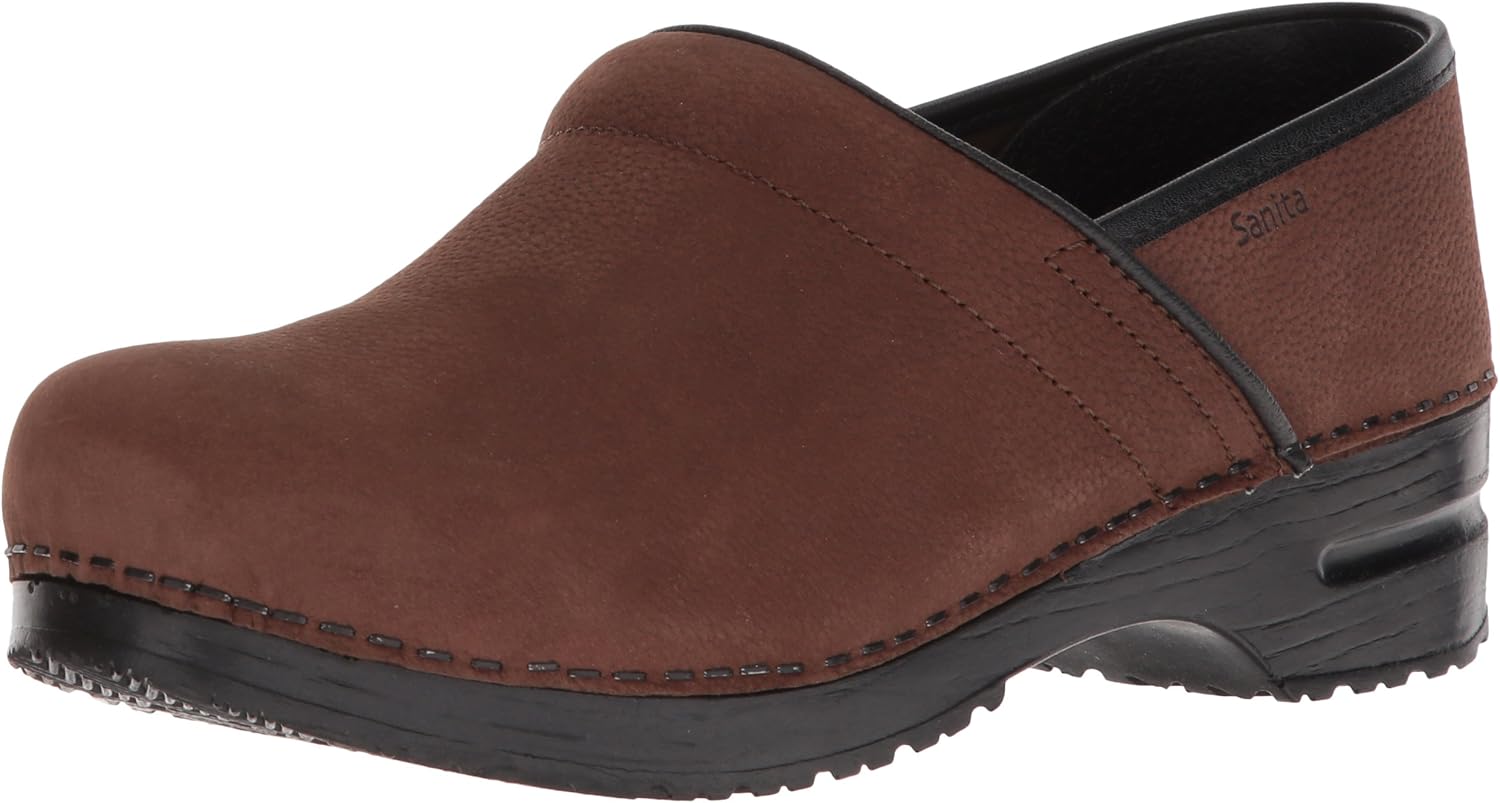 Wide clogs with arch support Clearance