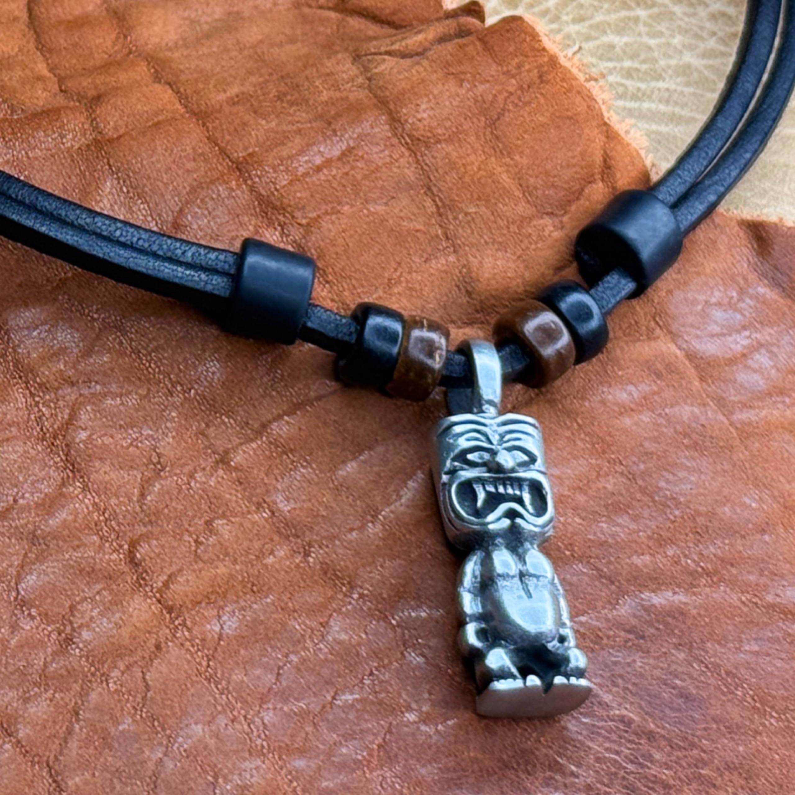 HANA LIMA Collana in pelle con ciondolo Tiki per uomo e donna regolabile Collana da surfista