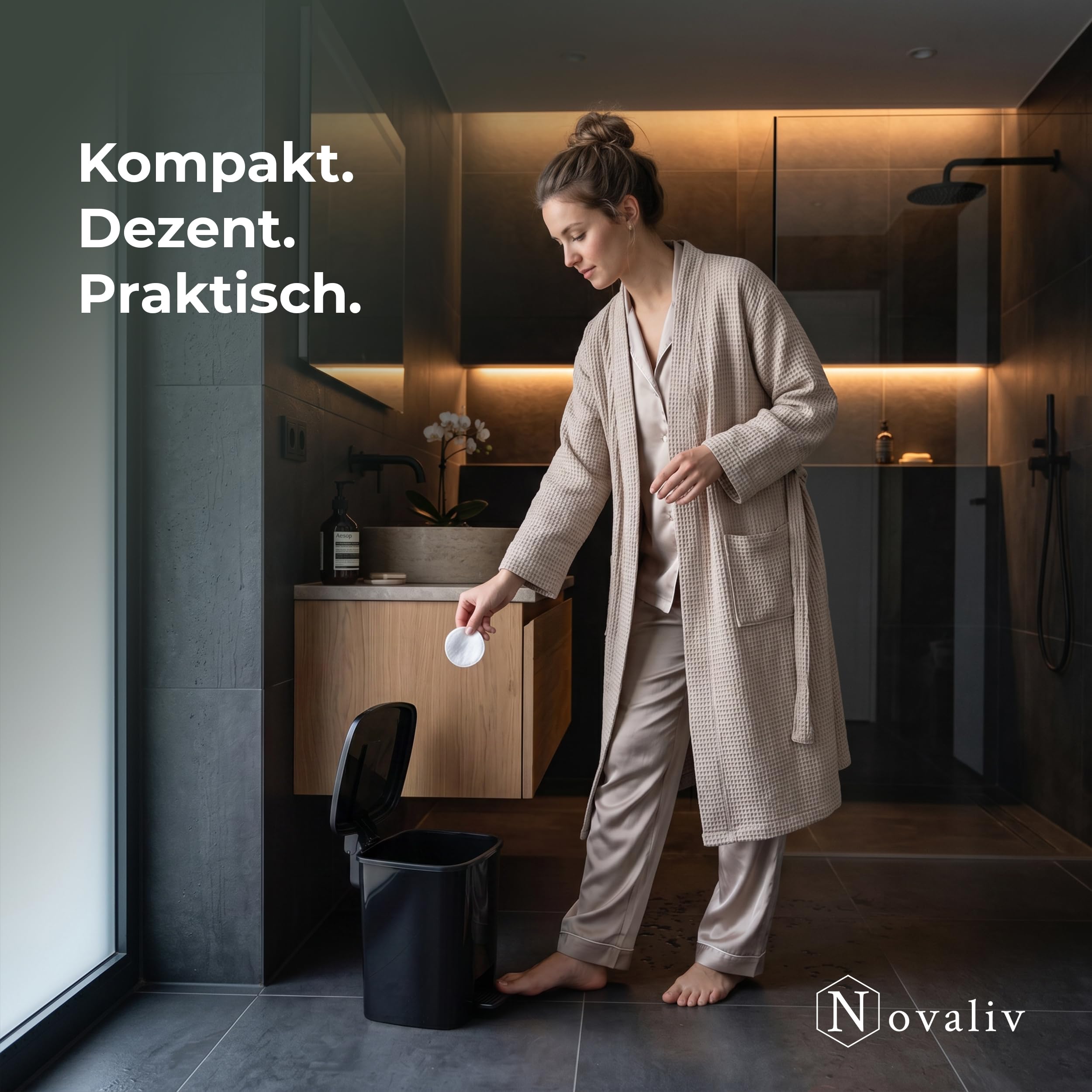 Novaliv Kosmetikeimer 5 L 3er-Set schwarz – 3x Mülleimer Bad mit Pedal & Inneneimer | Badezimmer Tretmülleimer Abfalleimer Vorteilsset für Bad, Gäste-WC & Schlafzimmer, Kunststoff, je 27 x 25 x 23 cm