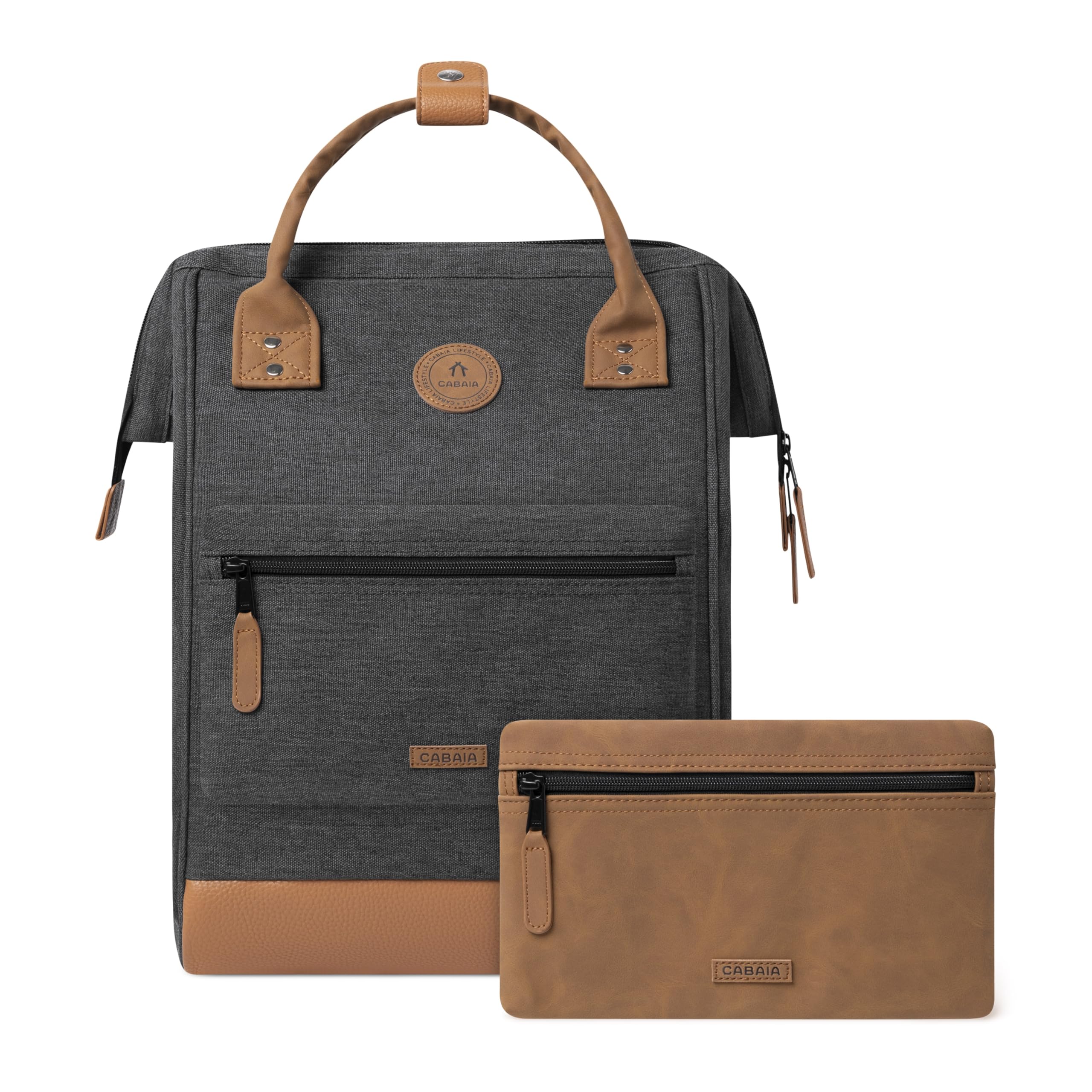 CABAIA Sac à Dos Adventurer Londres 18L - Ordinateur 13" - Déperlant | Bagage cabine · Ouverture grand angle · Système MOLLE pochettes interchangeables · Certifié Vegan · Conçu pour durer