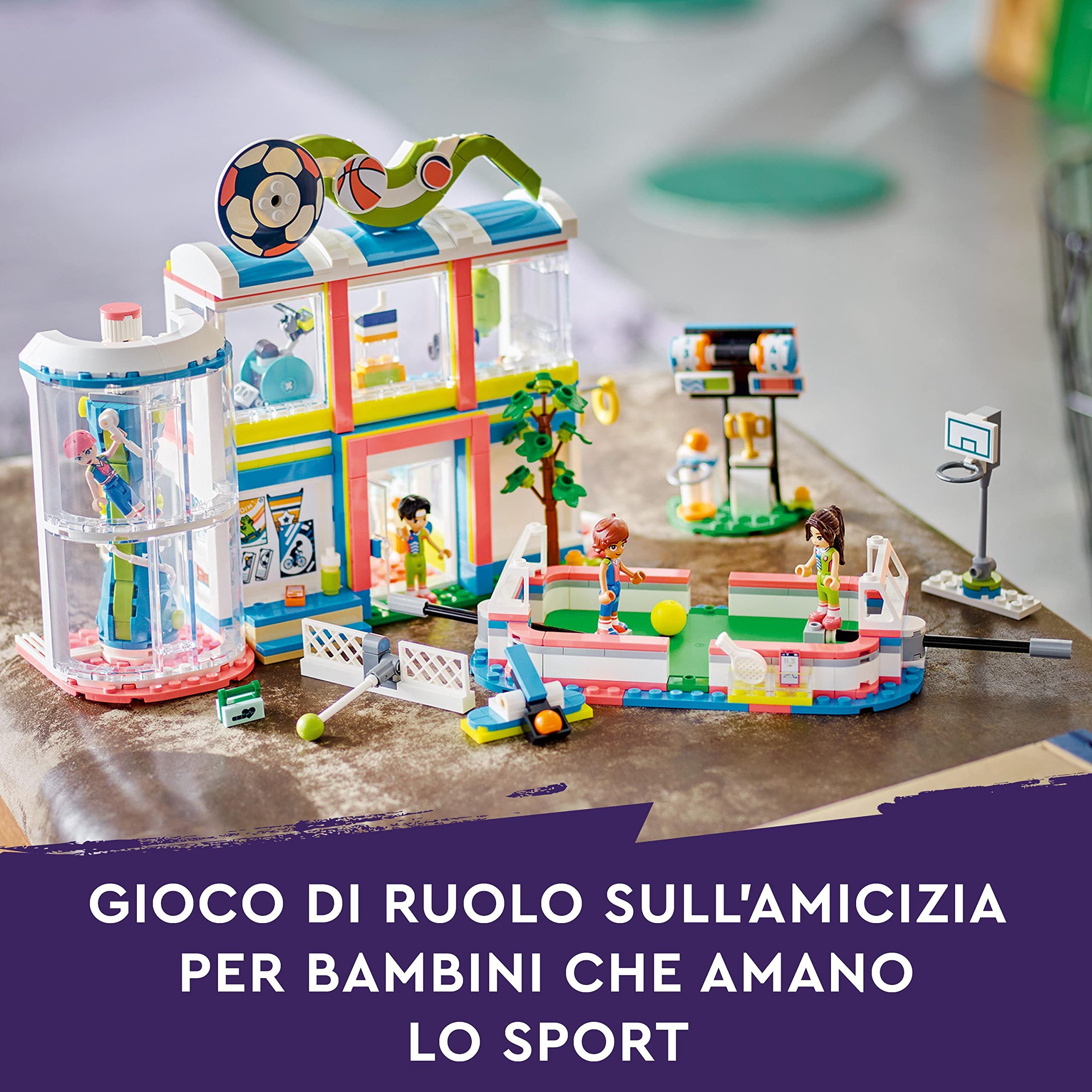 LEGO Friends Centro Sportivo con Gioco del Calcio, Basket e Tennis più Parete da Arrampicata e 4 Mini Bamboline, Giochi Heartlake City per Bambine e Bambini da 8 Anni, Idea Regalo di Compleanno 41744