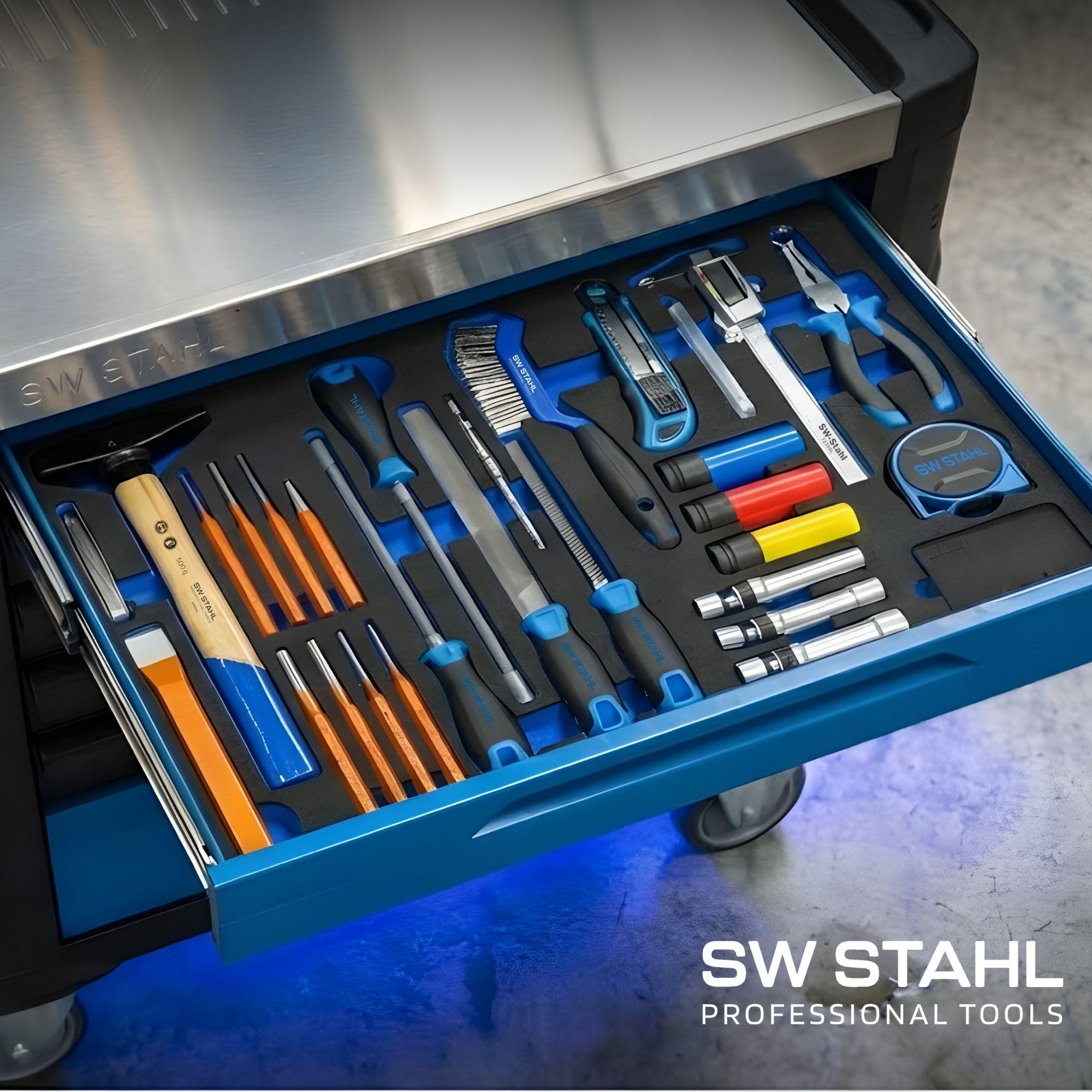 SW-Stahl Z3011-9 Zestaw Narzędzi do Wózka, 28 Sztuk, Wkład Piankowy XXL | Profesjonalne wyposażenie warsztatowe, pasuje do szuflad 57 x 40 cm, suwmiarka cyfrowa i młotek ślusarski