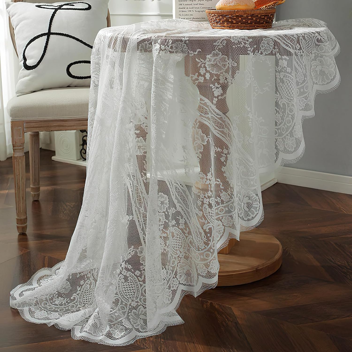 Round Crochet Lace Tablecloth 60 Inch White, Vintage Floral Embroidered Table Cover for Wedding Banquet Party Holiday Dinner Table Decor