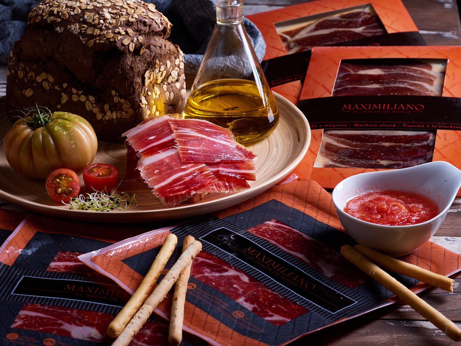 Maximiliano - Paleta Doble Equis - Paleta Curada - Pieza de 5,5 kg - Sabor Intenso y Delicado - Curación 18 Meses - Crianza en Libertad - Origen Sierra de Huelva - Ideal para Compartir