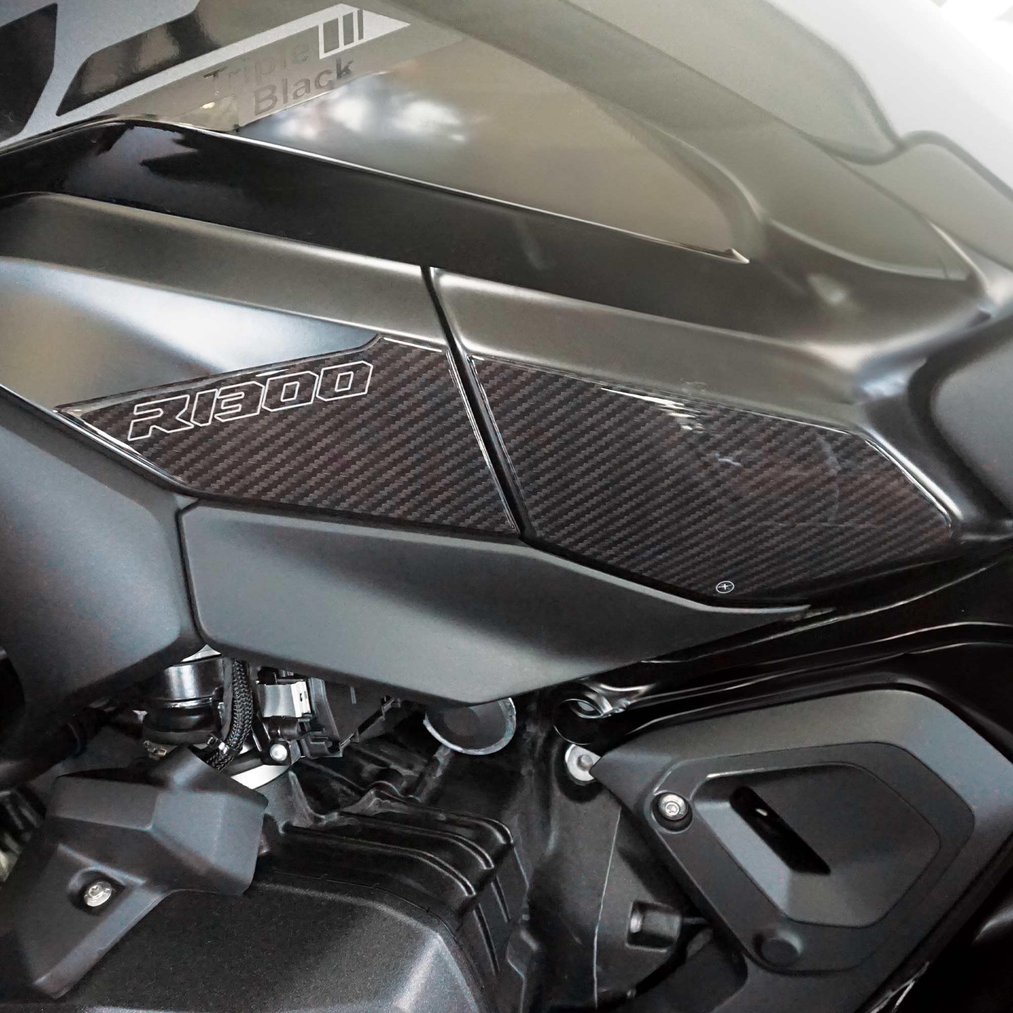 labelbike - Autocollants 3D Moto Côtés sous Le Réservoir Protection et Décoration en Résine Compatible avec BMW R1300GS