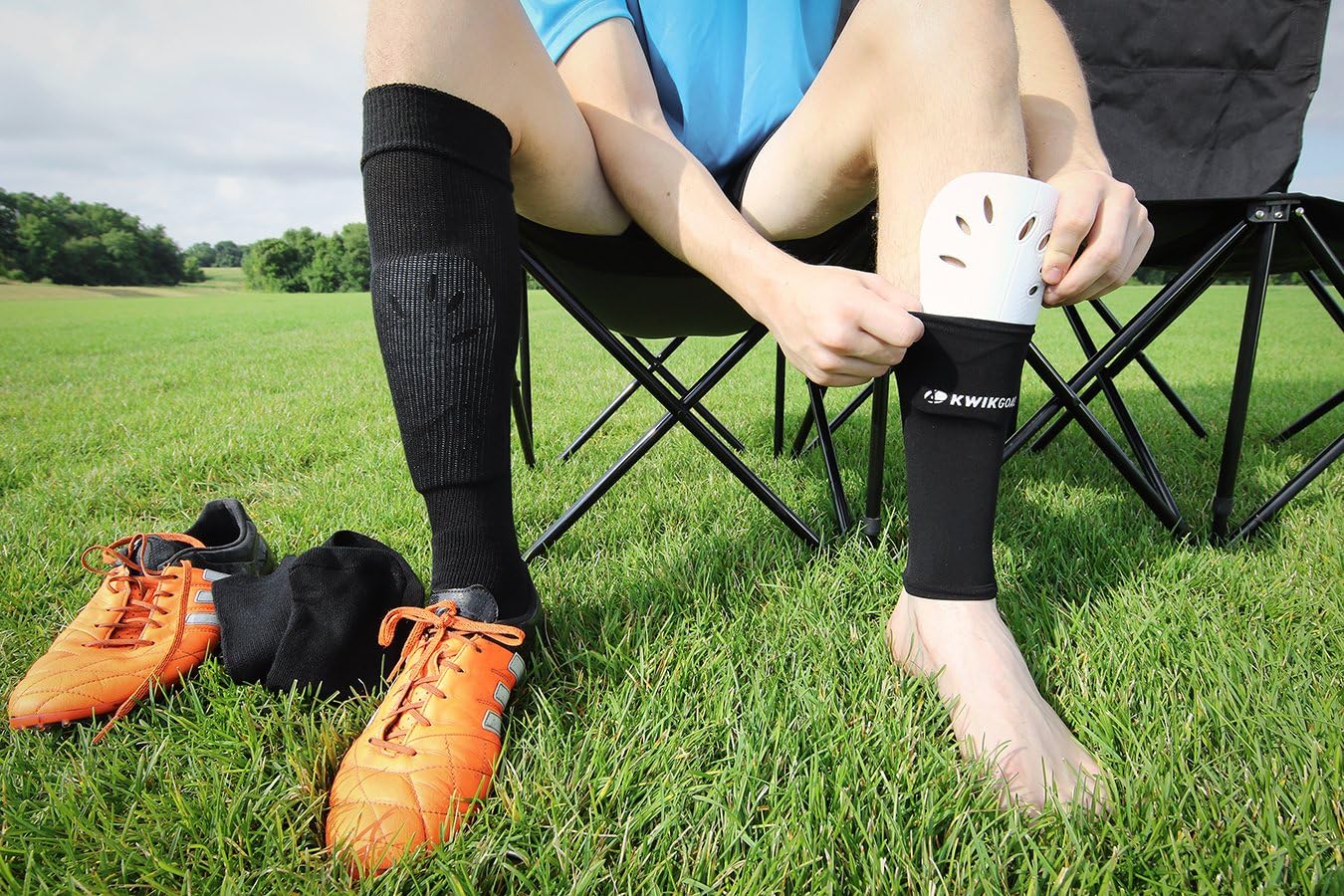 Amazon Com Kwik Goal Adult Shin Guard Compression Sleeves Black Soccer Shin Guards Sports Outdoors