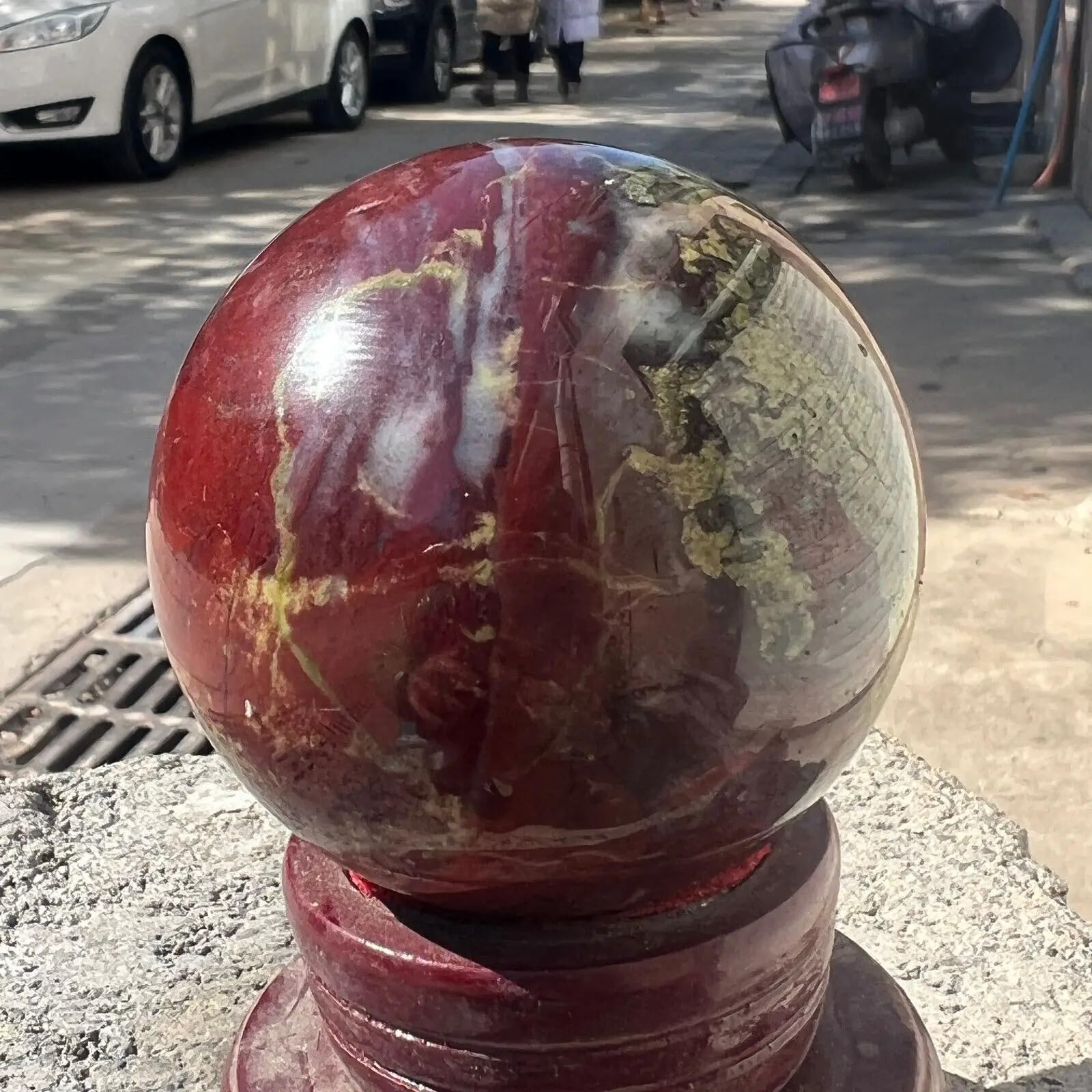HSMQUBDBX Stone Dragon Bloodstone Crystal Ball Home Decor Stone(900-1000g)