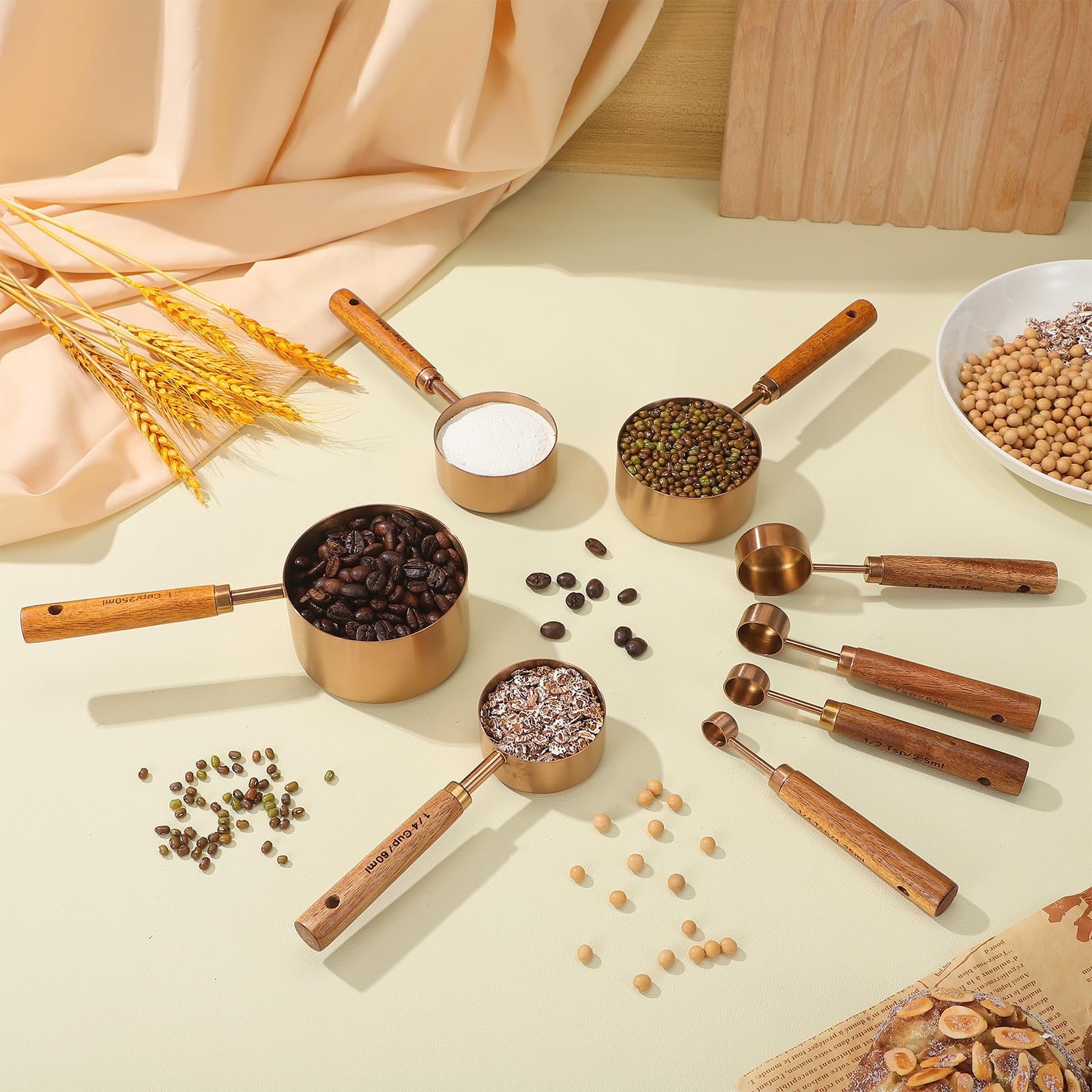 Alasum 8 Pezzi Set di Misurini da Cucina in Acciaio Inossidabile Manico in Legno, Cucchiai Impilabili Resistenti e Versatili per Preparazione Caffè e Cucina