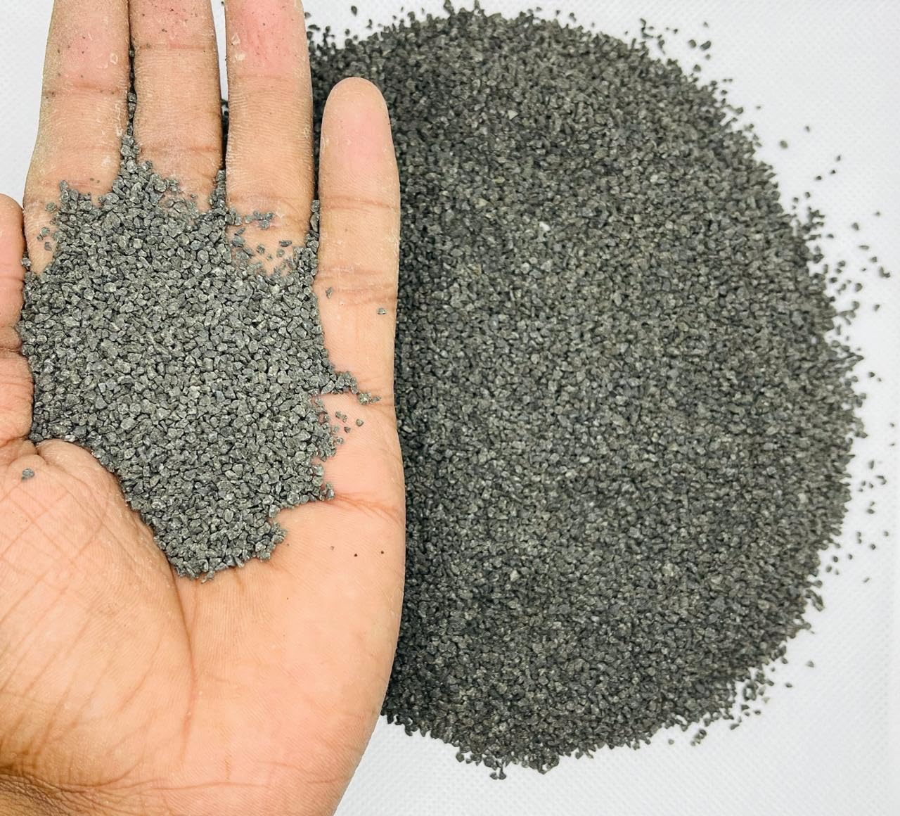 THE GUPTAS Natural Aquarium Sand for Lawn,Garden, Plants, Freshwater & Aquarium Décor (Black, 1KG) (B0D8GVW9HY) Amazon Price History, Amazon Price Tracker