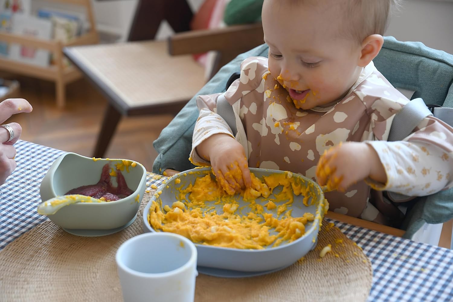 BEABA Silicone 4 Piece Baby Feeding Set, Suction Plates for Baby, High Grade Food Safe Silicone, Rain