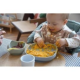 BEABA Silicone 4 Piece Baby Feeding Set, Suction Plates for Baby, High Grade Food Safe Silicone, Rain