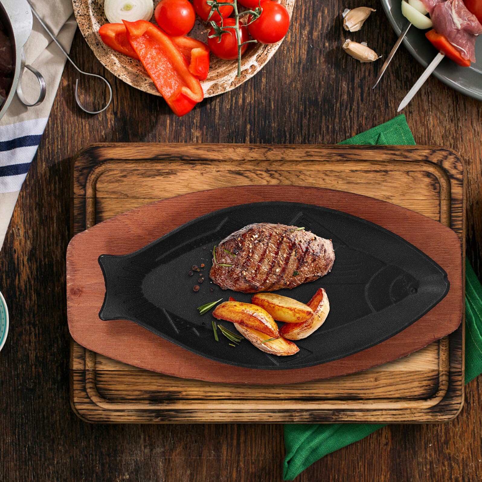 Plato para Freír Barbacoa Forma de Pescado Negro de Hierro | Bandeja de Madera Incluida, Diseño Portátil, Acabado en Negro, Pieza de Cocina para Asar