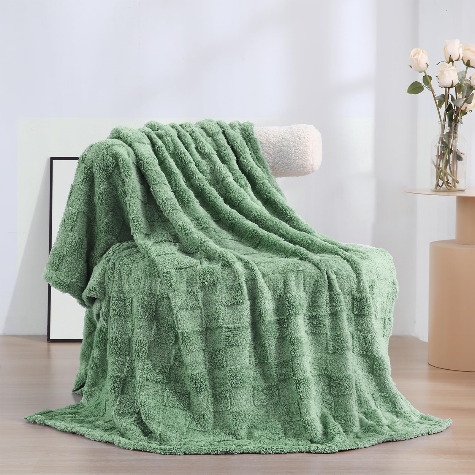 Linecooo Sage Green Fleece Throw Blanket 50”×60”Checkered Design for Couch — image 1