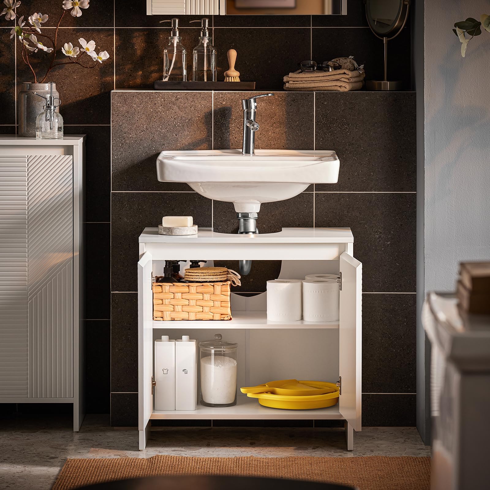 SoBuy Waschbeckenunterschrank 60cm Badezimmerschrank Badmöbel in Weiß mit verstellbaren Regalen, feuchtigkeitsbeständig, Unterschrank Waschbecken für kleine Bäder 60x61x30cm BZR157-W
