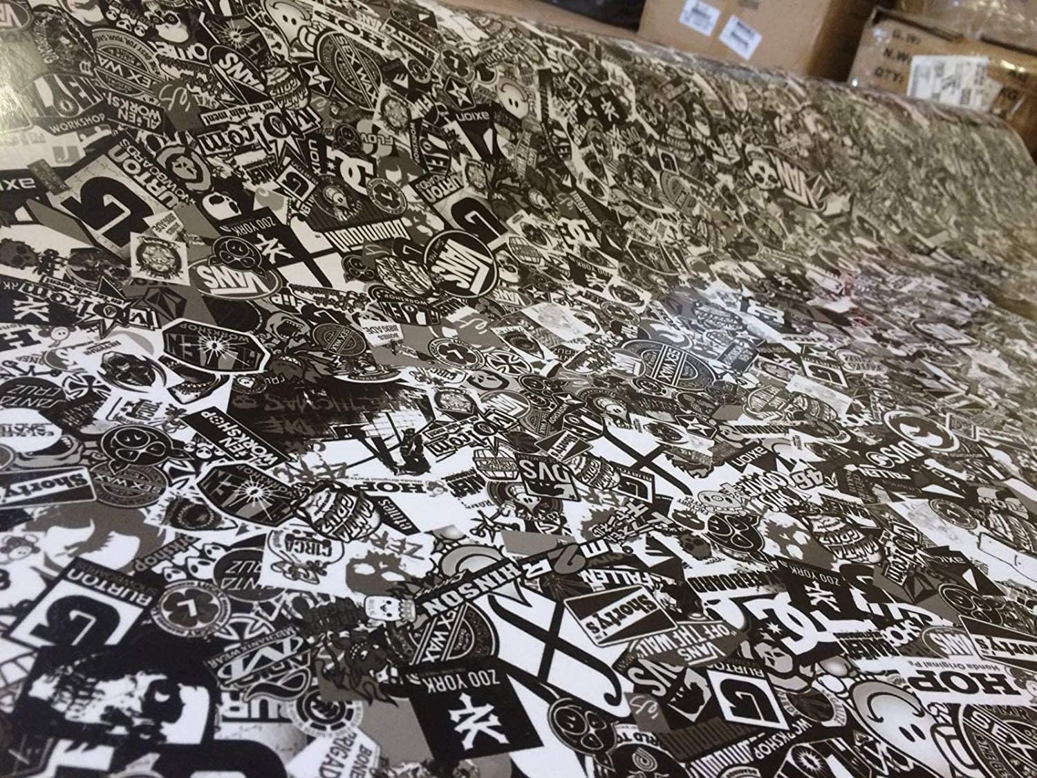 Błyszcząca folia Naklejka bomb TERMOFORMABILE samochód zawijanie, biały i czarny (250cm x 150cm)