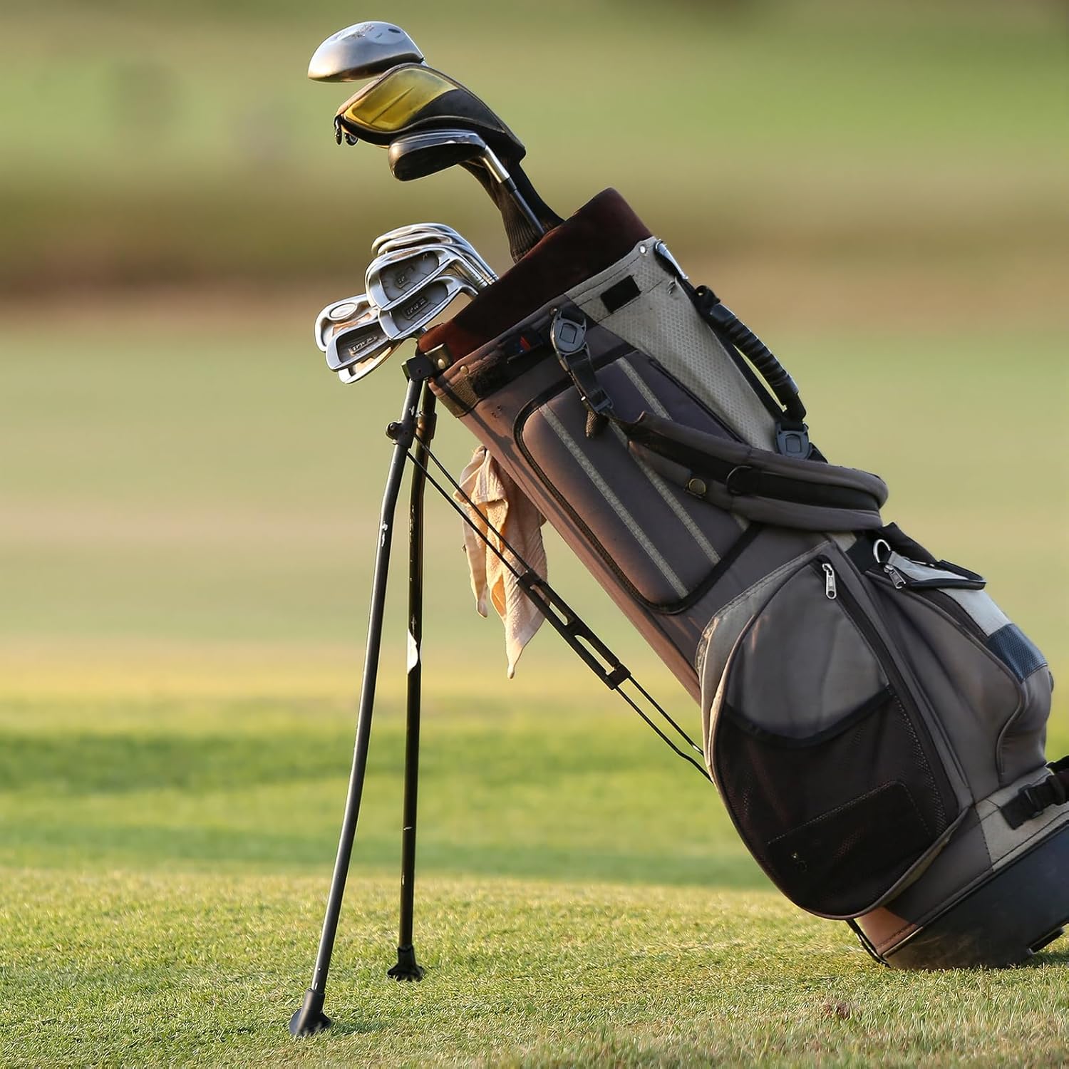 2 Pcs Golf Bag Stand Replacement Feet, Wear Resistant Rubber Attachment Accessories, Strong Grip Universal Fit Easy Installation