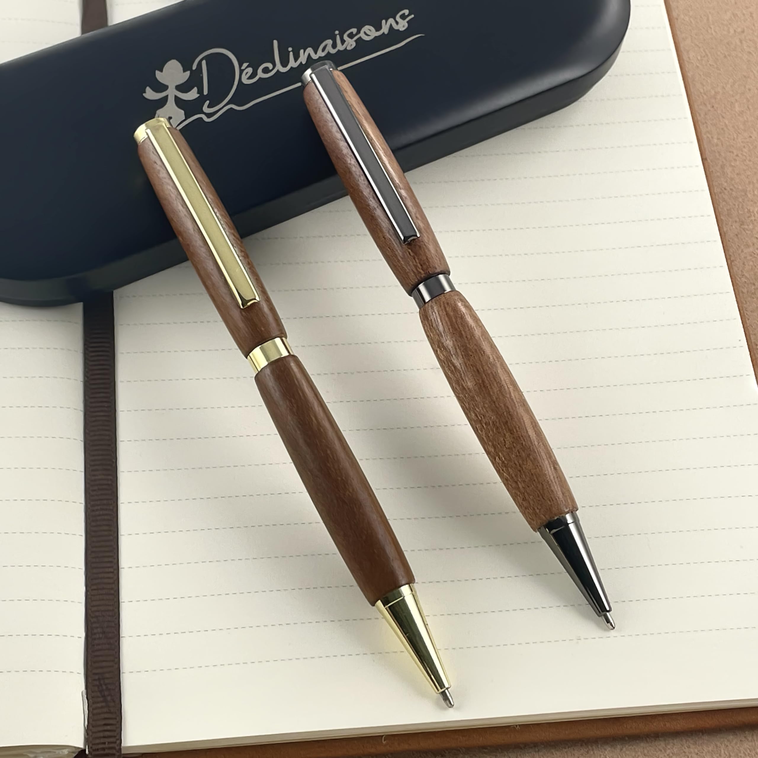 2er Stift-Set aus afrikanischem Mahagoniholz – Handgefertigt in Frankreich mit persönlicher Gravur – Inklusive Geschenk-Metallbox, Hochzeit, Jubiläum